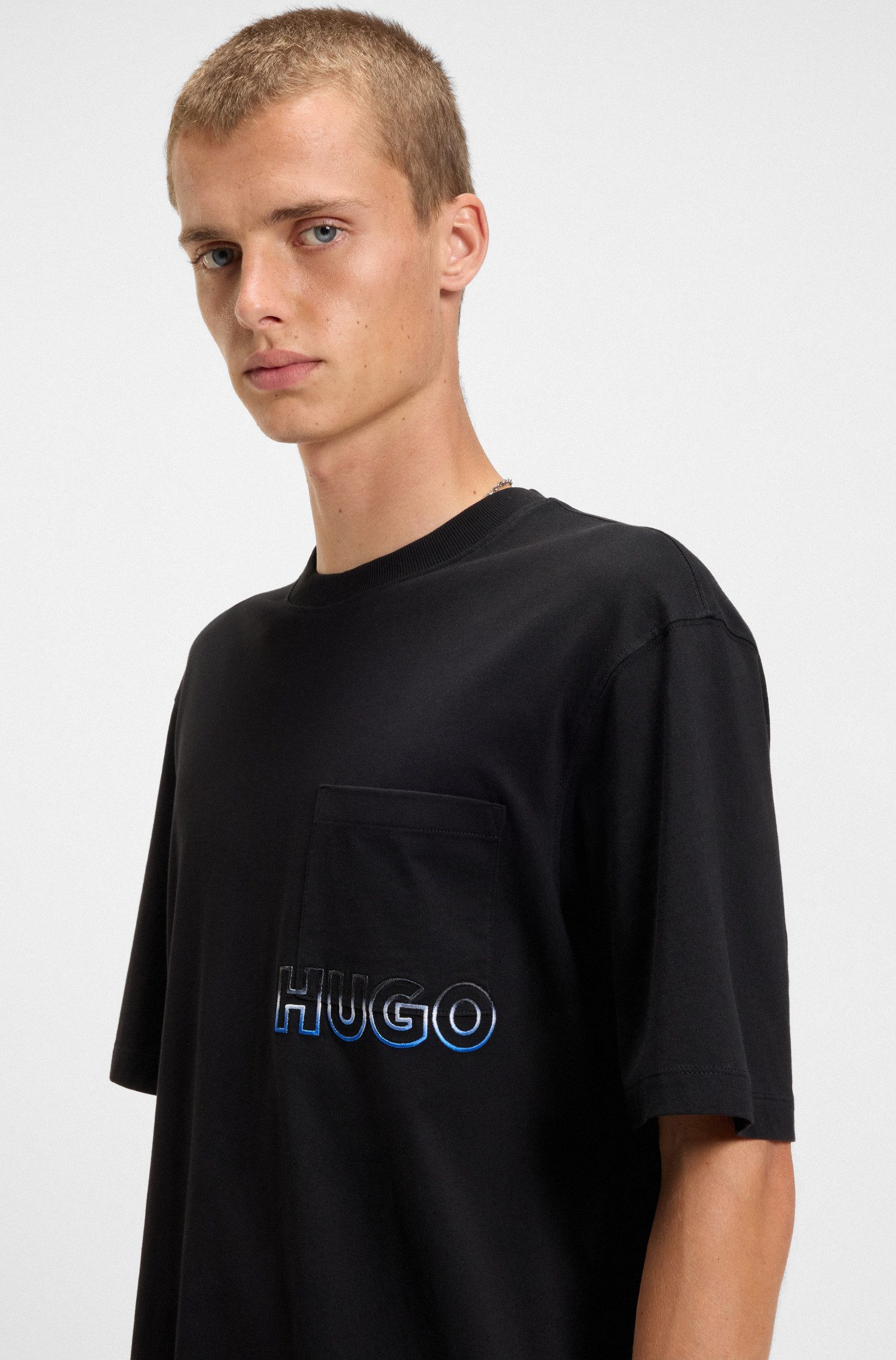 HUGO Blue T-Shirt Nogoste Rundhalsausschnitt, regular fit, Brusttasche