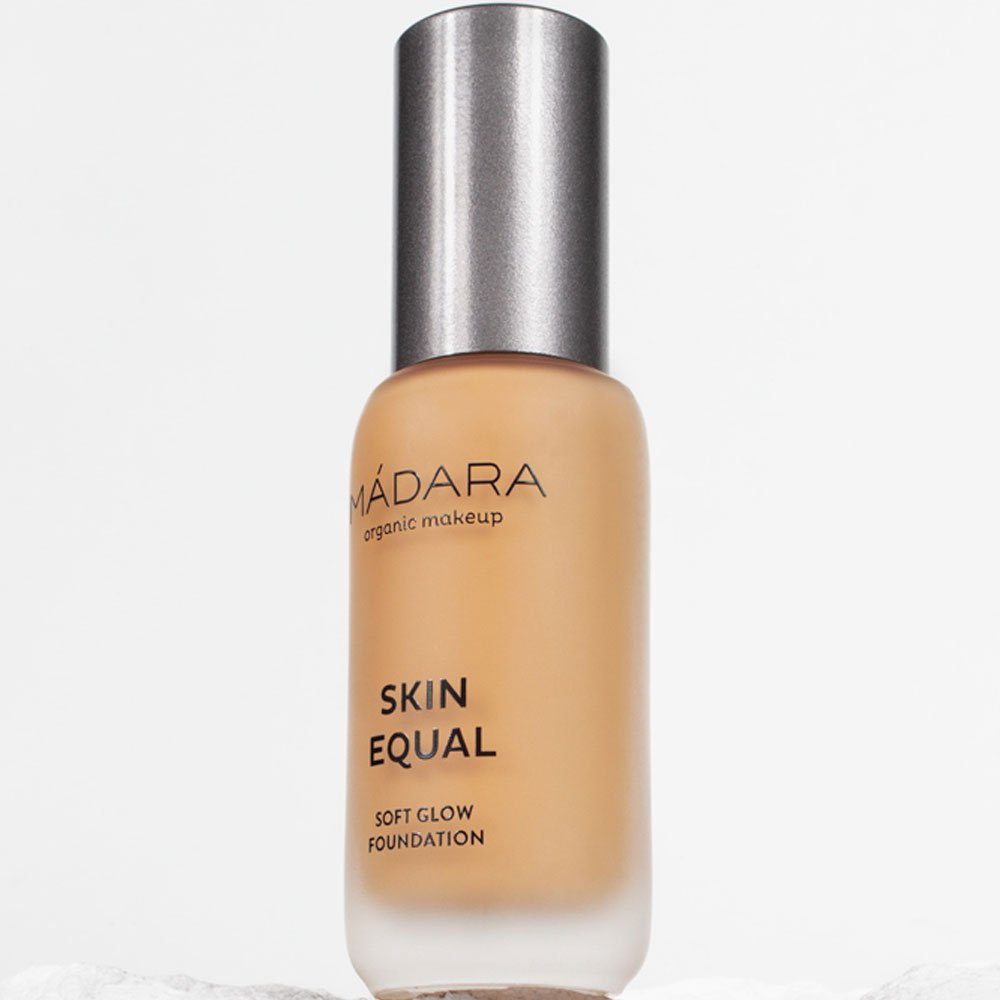 Madara Foundation Grundierung für sanftes Strahlen GOLDEN SAND, Gold, 30 ml