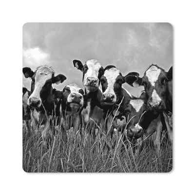 MuchoWow Gaming Mauspad Grauer Himmel über einer Herde von Friesenkühen - schwarz und weiß (1-St), Gaming, Rutschfester Unterseite, Mausunterlage, 80x80 cm, XXL, Großes