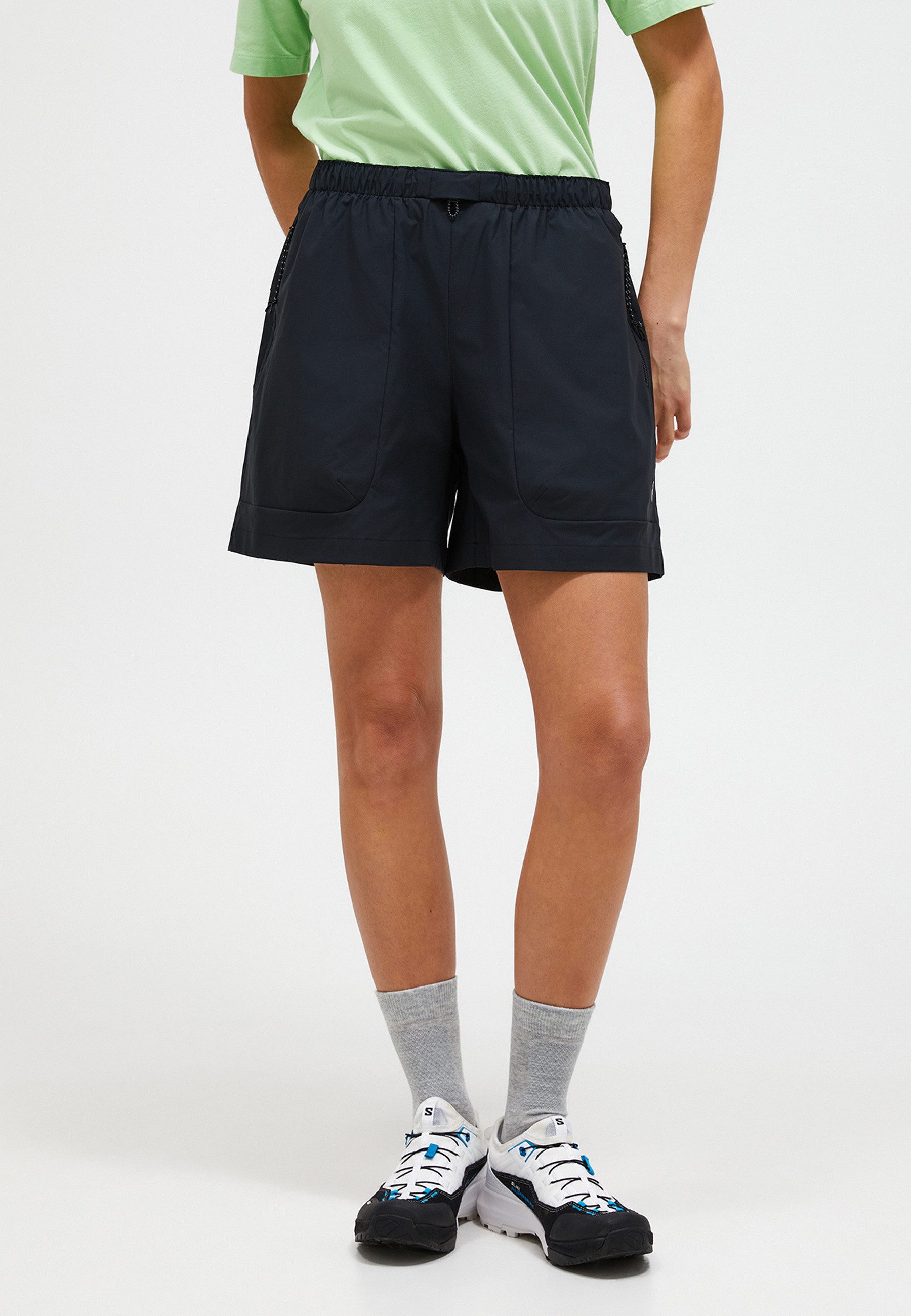 Peak Performance Cargoshorts W Outdoor Cargo Shorts mit sportivem Design