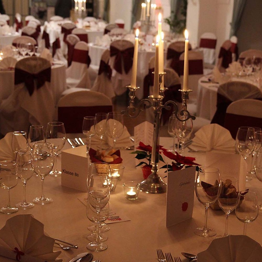 Jochen Schweizer Erlebnisgutschein Mörder Dinner Rosenburg, Mörderischer Genuss: Dinner trifft auf Krimi-Drama