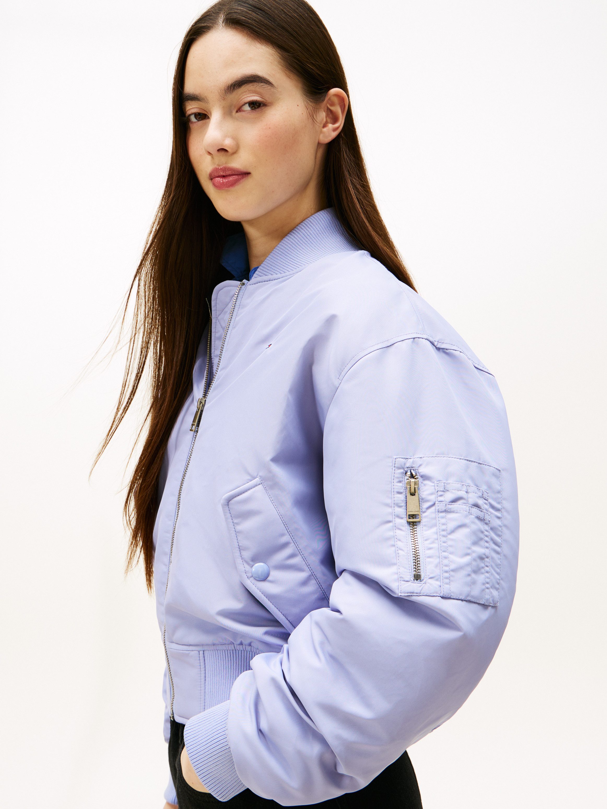 Tommy Jeans Bomberjacke TJW ESSENTIAL BOMBER JACKET Mit Reißverschlusstaschen an den Ärmeln