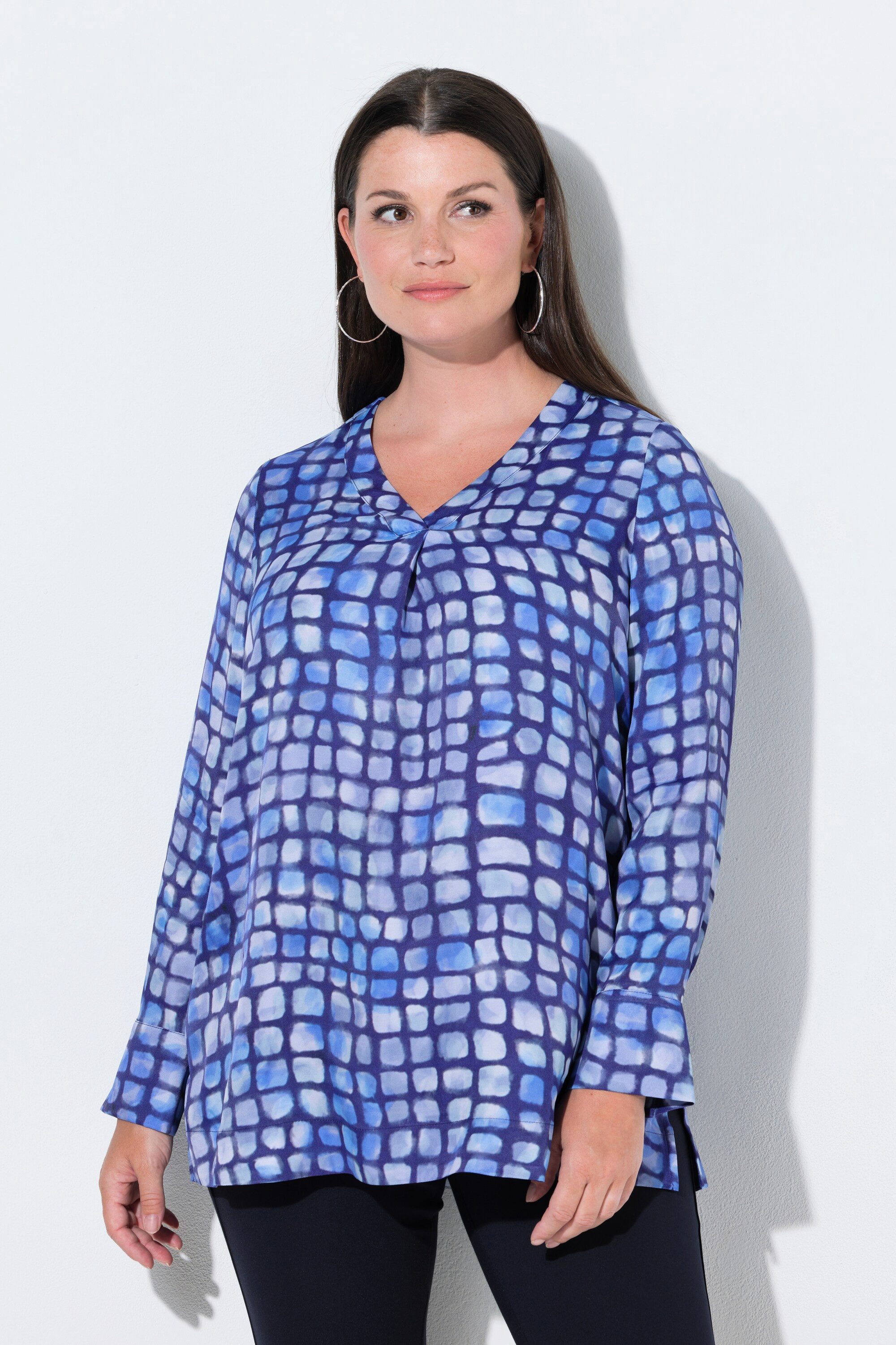 Ulla Popken Longbluse Satin-Bluse Karo Zierfalte V-Ausschnitt Langarm