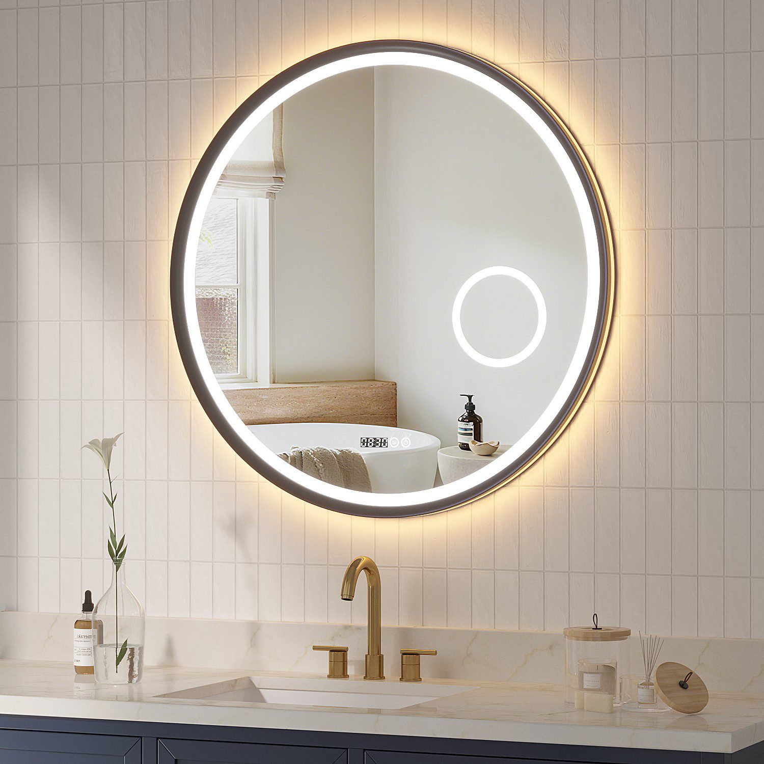 AQUALAVOS LED-Lichtspiegel Runder LED Badspiegel mit Beleuchtung Digitaluhr 3-fache Vergrößerung, Kaltweiß 6400K & Warmweiß 3000K Dimmbar 80cm Schrägdesign Antibeschlag