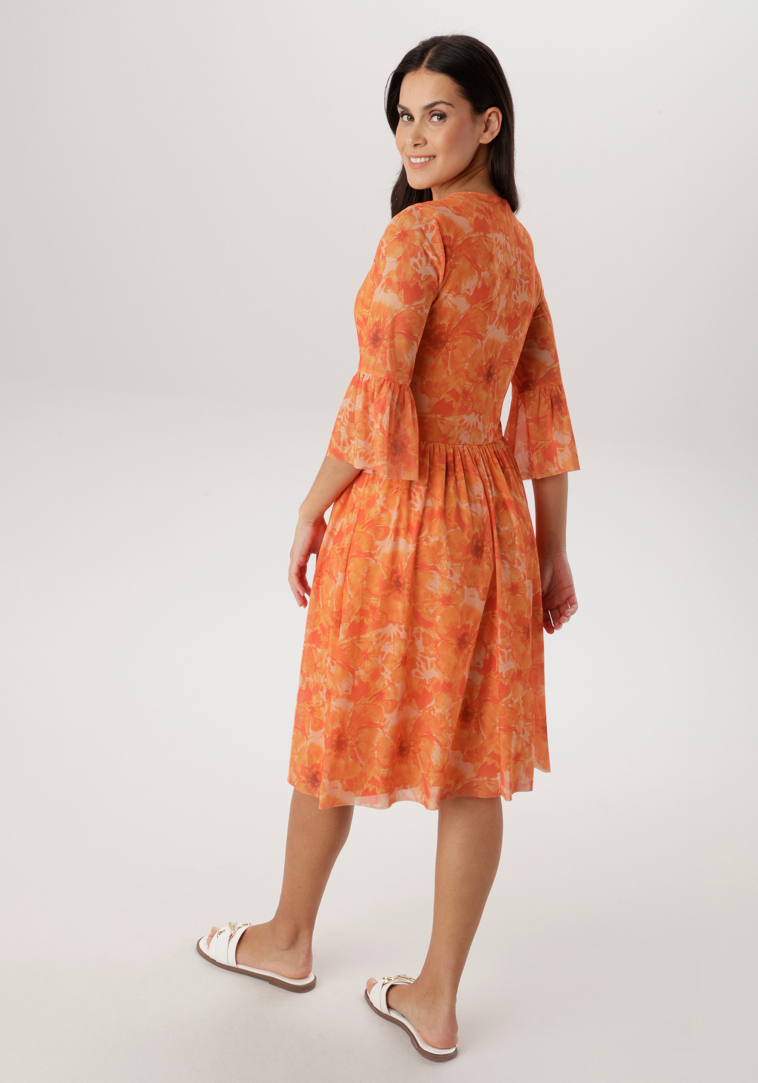 Aniston SELECTED Meshkleid mit großflächigen Batik-Blüten bedruckt