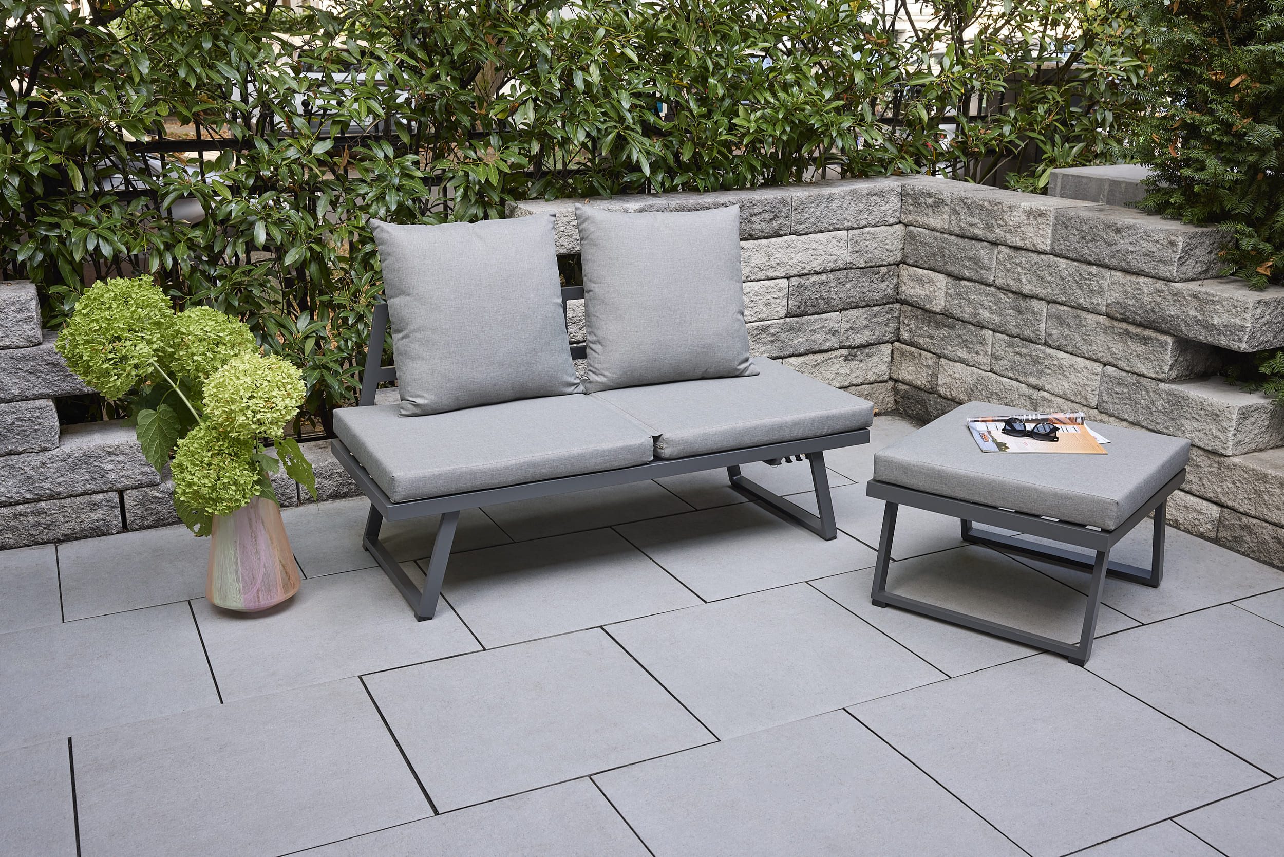 LC Garden Gartenlounge-Set »Sunewo« Lounge Set Multifunktionssofa anthrazit 2-Sitzer Sofa