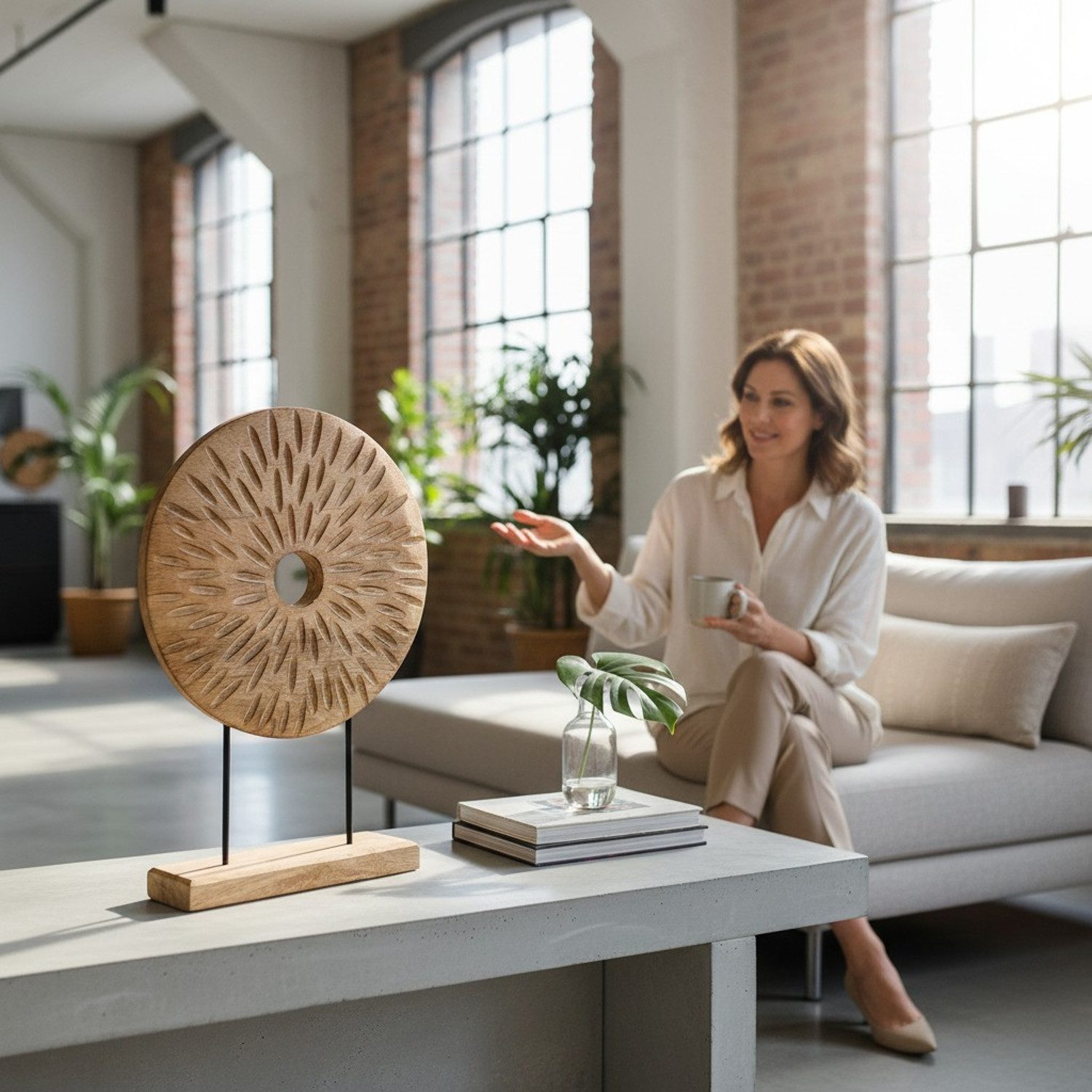Macosa Home Dekoobjekt Dekoskulptur Mangoholz Metall 25,5 x 38 cm (Boho Scandi Deko, 1 St., Tischdeko Dekoobjekt Standdeko), Moderner Dekoakzent für Wohnzimmer, Sideboard und Regale