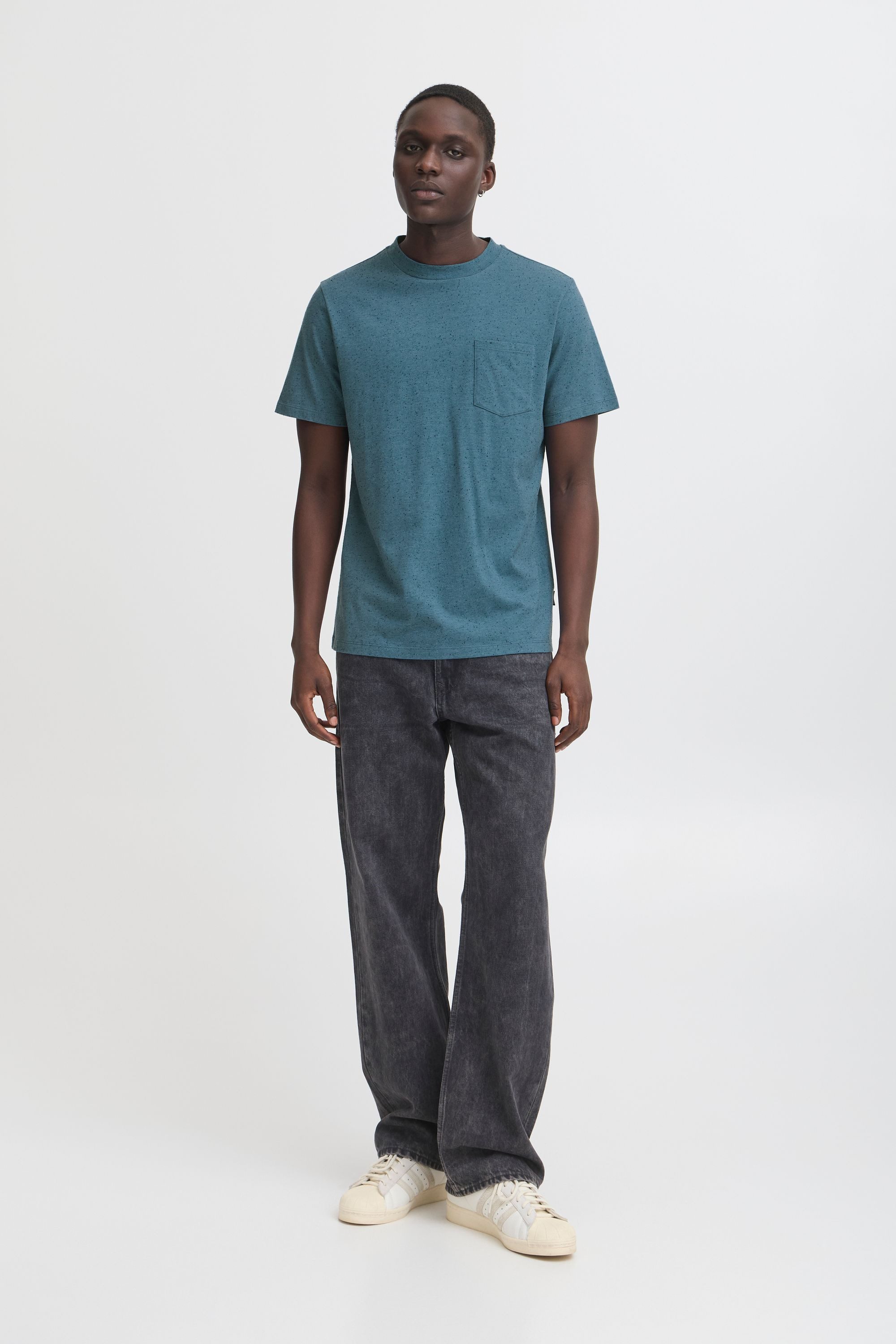 Blend Rundhalsshirt BHJevan (1-tlg) Basic T-Shirt mit Rundhalsausschnitt und Brusttasche