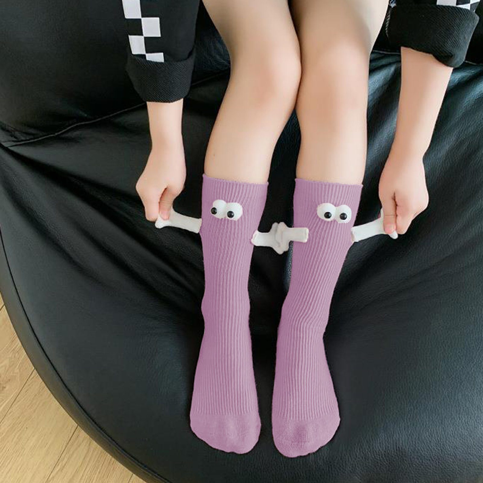 Rutaqian Feinsocken 2 Paar Socken Mit Magneten, Socken Die Händchen Halten (Magnetische Saug-3D-Puppenaugen-Socke für Unisex, Lustige Paar-Händchenhalten-Socken, und Trend-Persönlichkeit) Lila