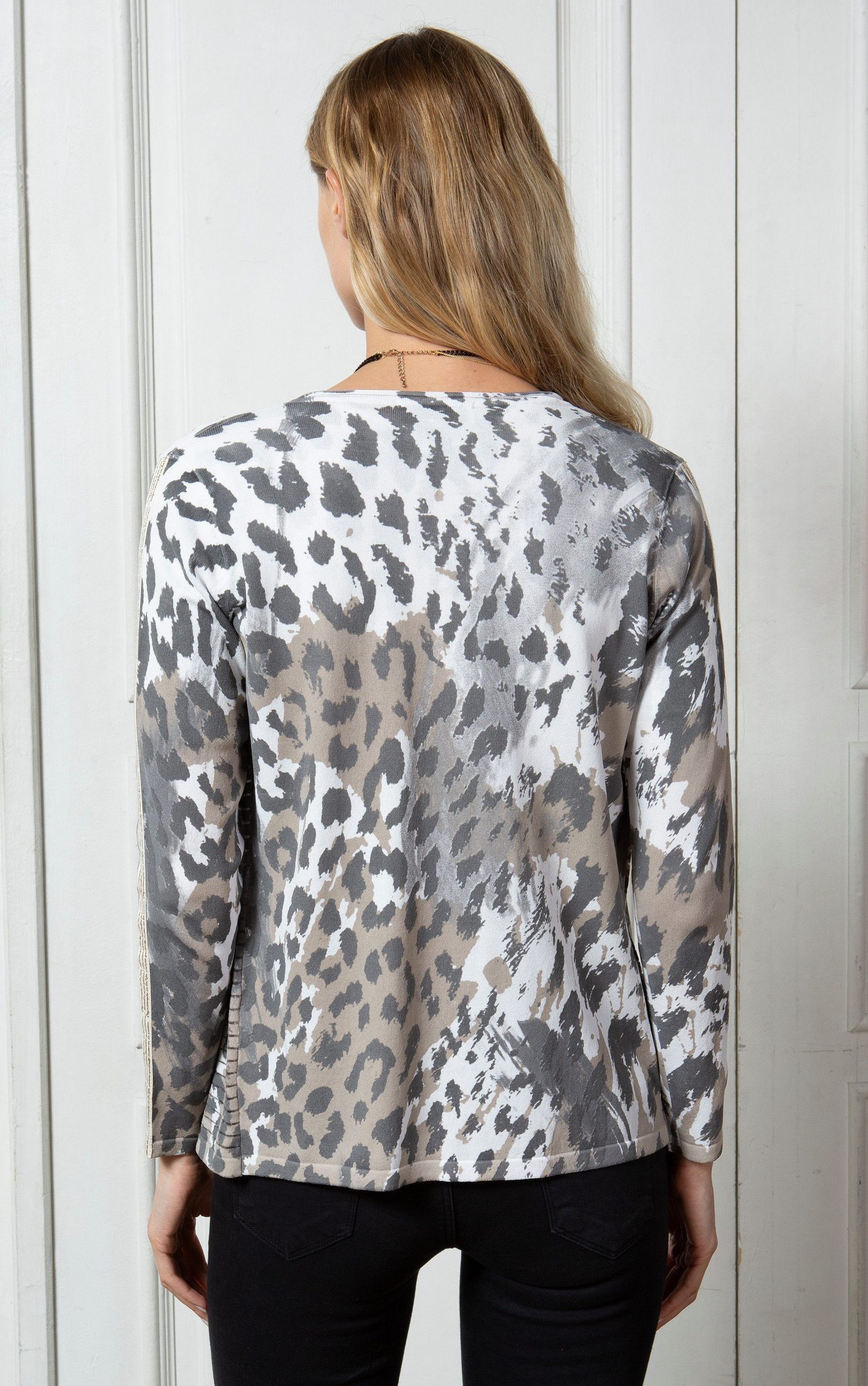 Passioni Cardigan Twinset mit modernem Animalprint