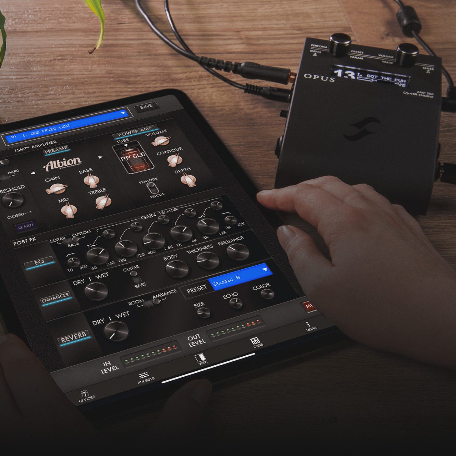 Two Notes Audio Engineering E-Gitarre Two Notes Opus Amp und Cab Simulator, Effektpedal, Amp und Cab Simulator