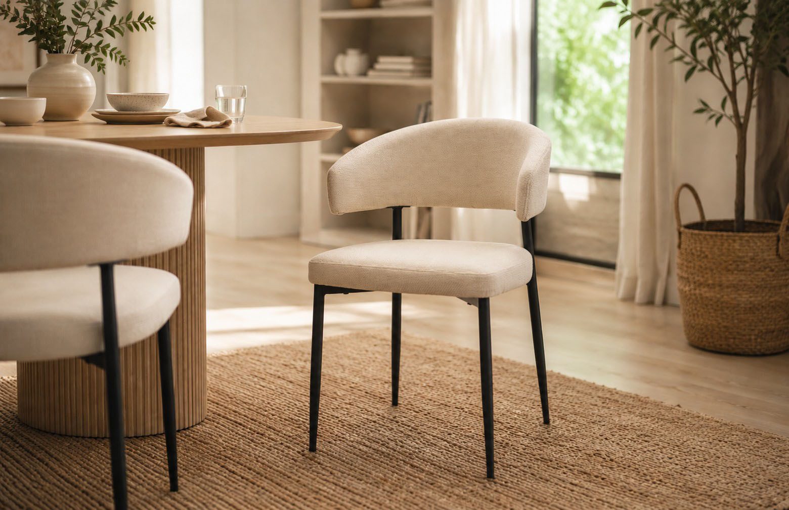 ACTONA GROUP Esszimmerstuhl Edina 2er Set, Stoff - bequem & stilvoll, mehrere Farben, moderne, Gepolstert, weicher Bezug & hoher Sitzkomfort, schwarze Stahlbeine