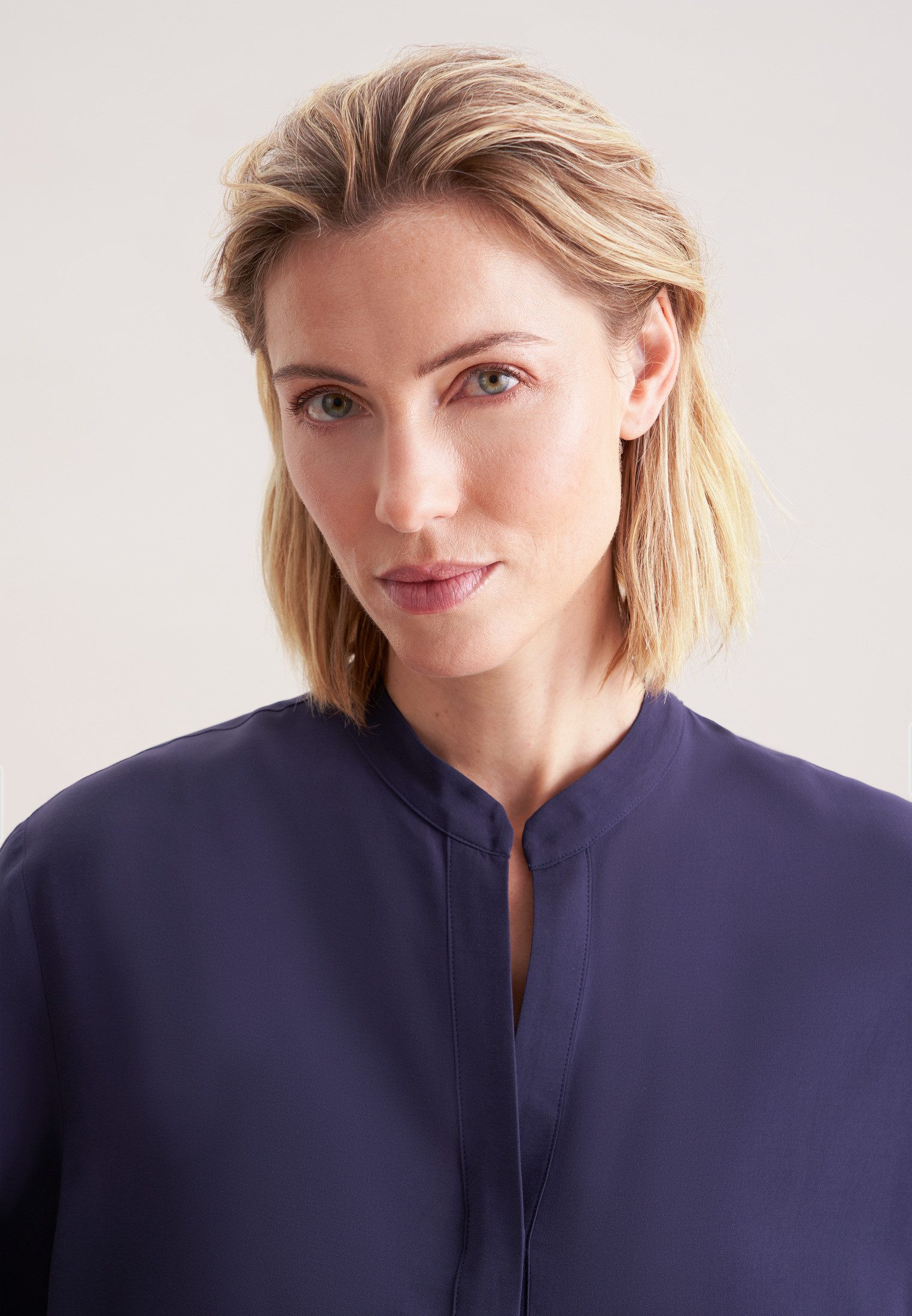 seidensticker Klassische Bluse 1/1 V-Neck Uni – Bild 3 von 5