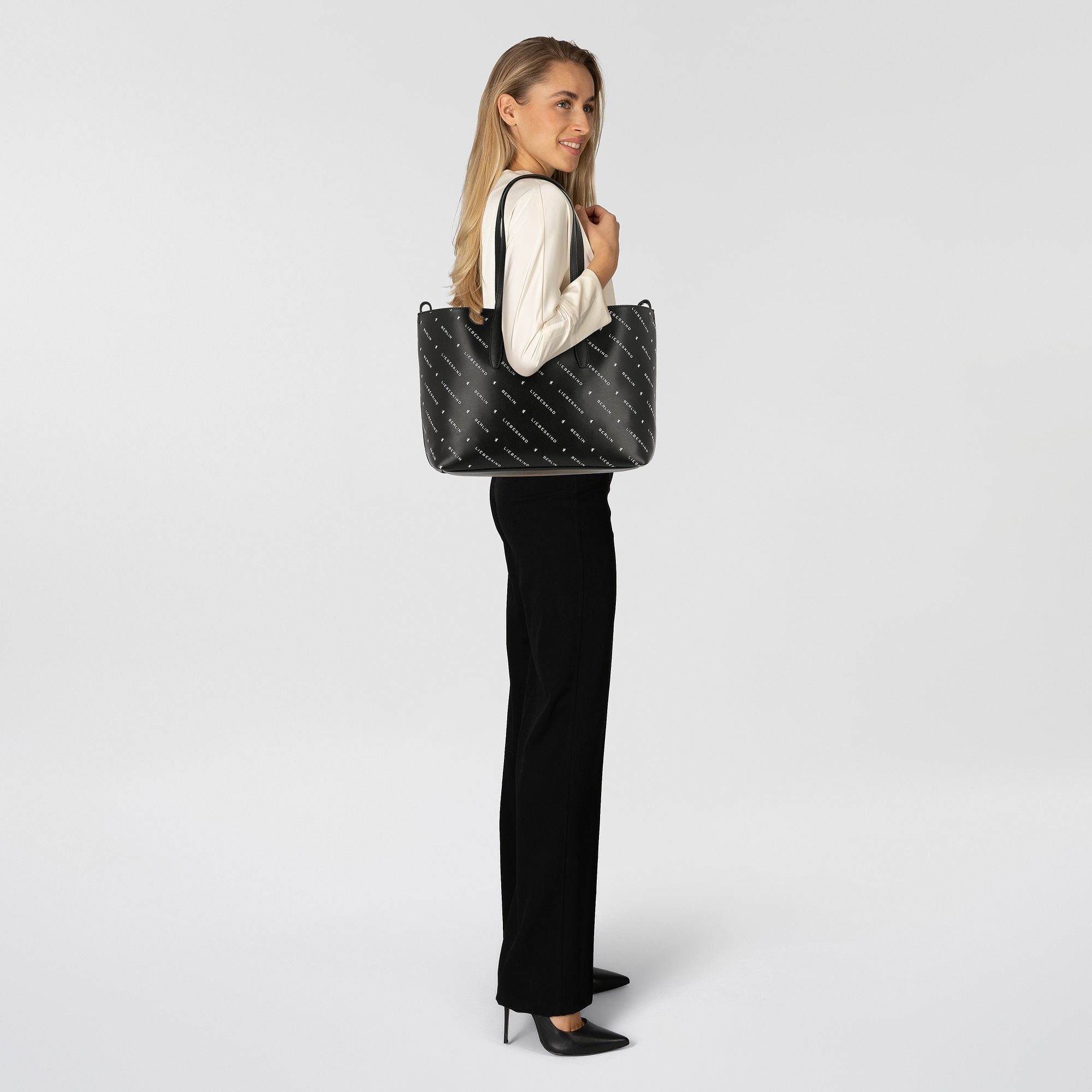 Liebeskind Berlin Schultertasche Monogram, Leder günstig online kaufen