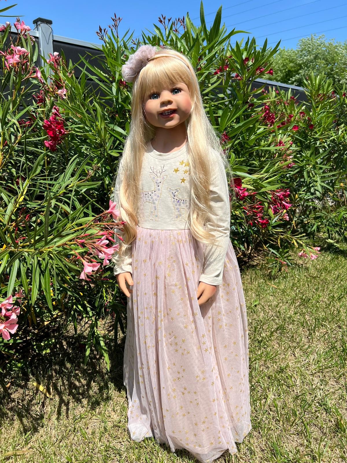 CMTPUPPENGALERIE Stehpuppe Coco von Monika Levenig - blond, rosa Kleid - 112 cm (1-tlg)