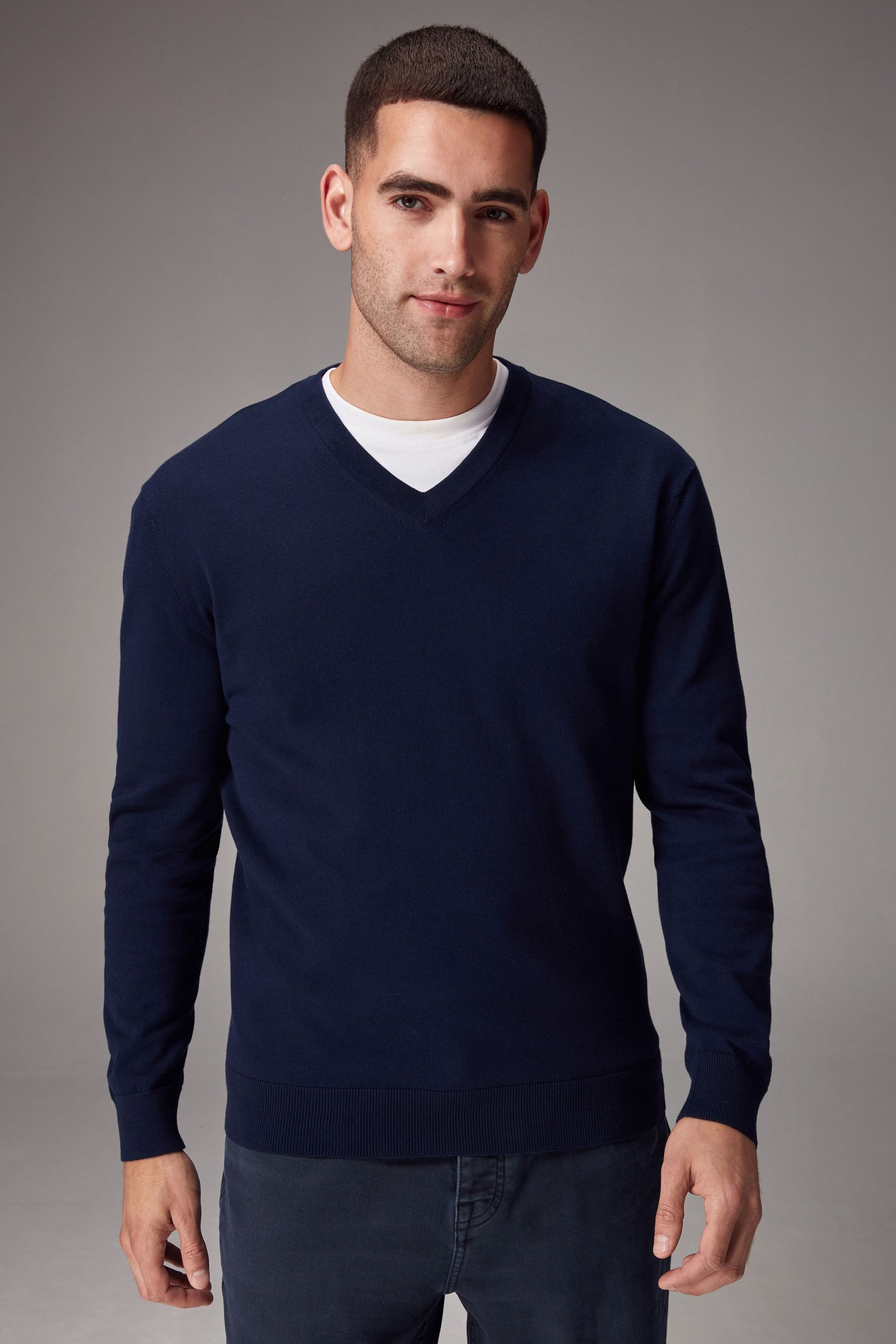Next V-Ausschnitt-Pullover Regular Fit Langarm-Strickpullover, V-Ausschnitt (1-tlg)