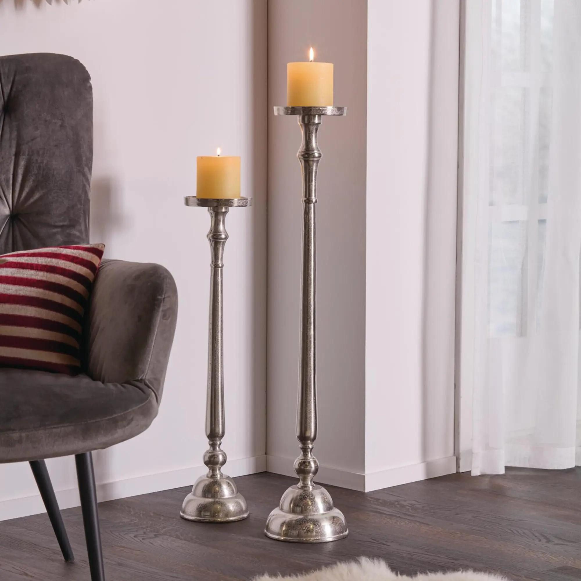 Dekoleidenschaft Kerzenständer "XXL" aus Aluminiumguss silber, 70 + 89 cm hoch, Alu Kerzenhalter (2 St., im Set), für Stumpenkerzen
