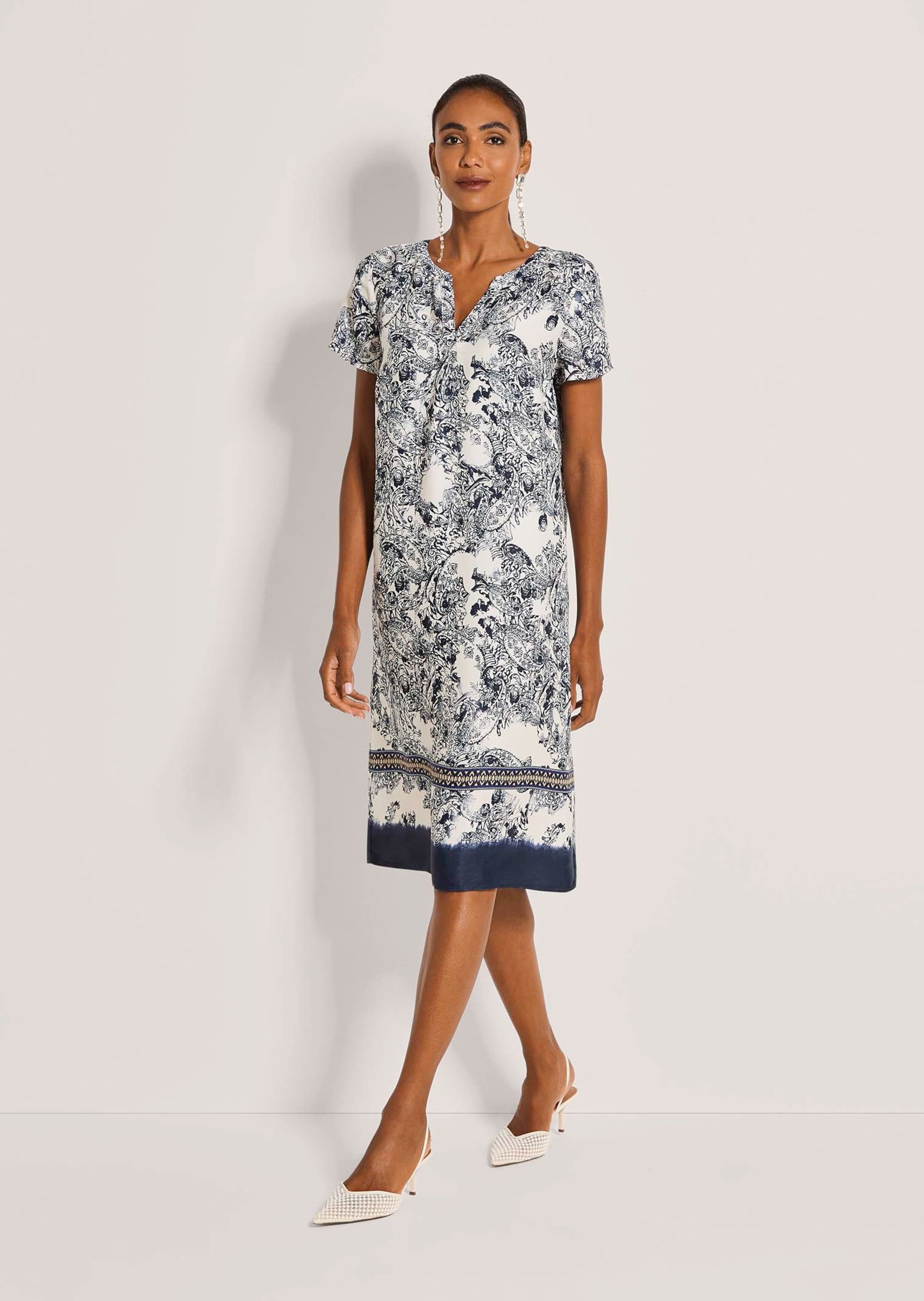 MADELEINE Midikleid Viskosekleid mit Paisley-Print Druckkleid mit Rundhals mit V-Ausschnitt, Knielänge und Kurzarm
