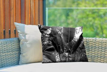 MuchoWow Dekokissen Tropische Blätter im Dschungel Fotodruck - schwarz und weiß, Outdoor-Dekorationskissen, Polyester, Dekokissenbezug, Kissenhülle