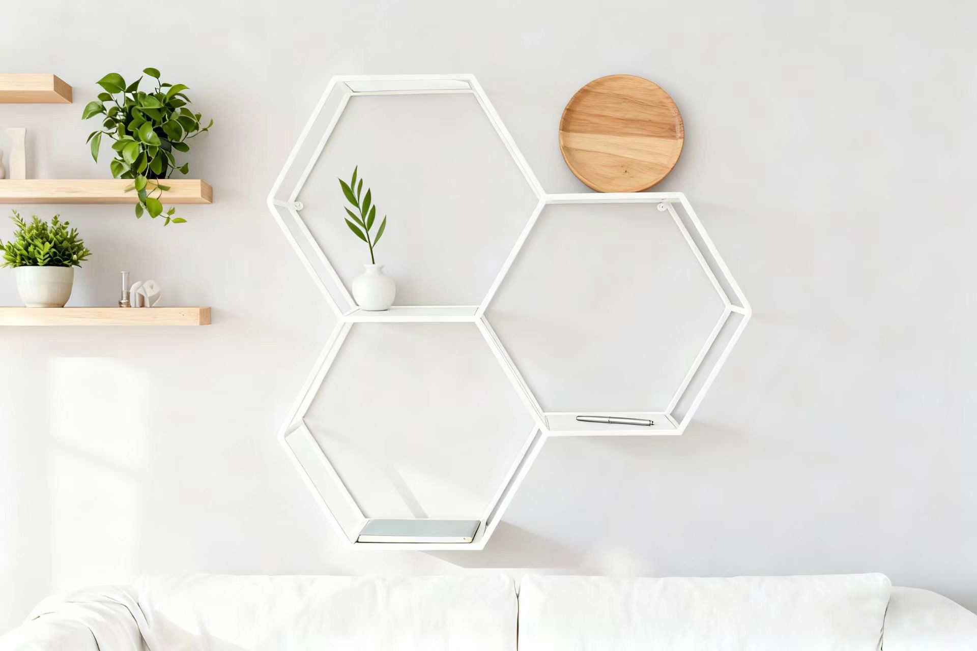 OTTO home Deko-Wandregal Lenia, 3 Ablageflächen aus Glas in einer besonderen Form kombiniert, für elegantes und modernes Wohnen, aus Metall, in 3 Farben