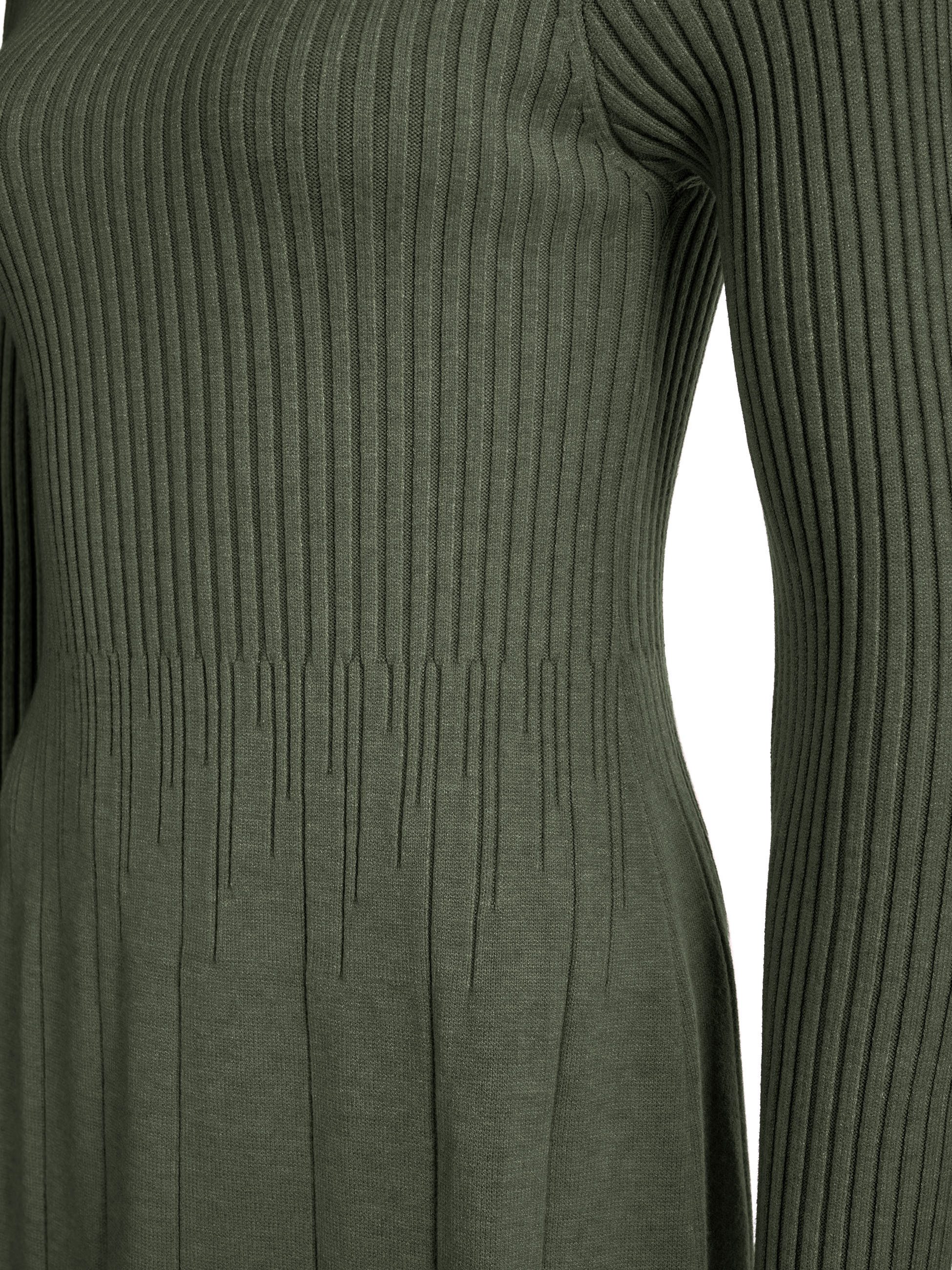 PEKIVESSA Strickkleid Kurzes Rippstrick-Kleid tailliert mit ausgestelltem Rockteil