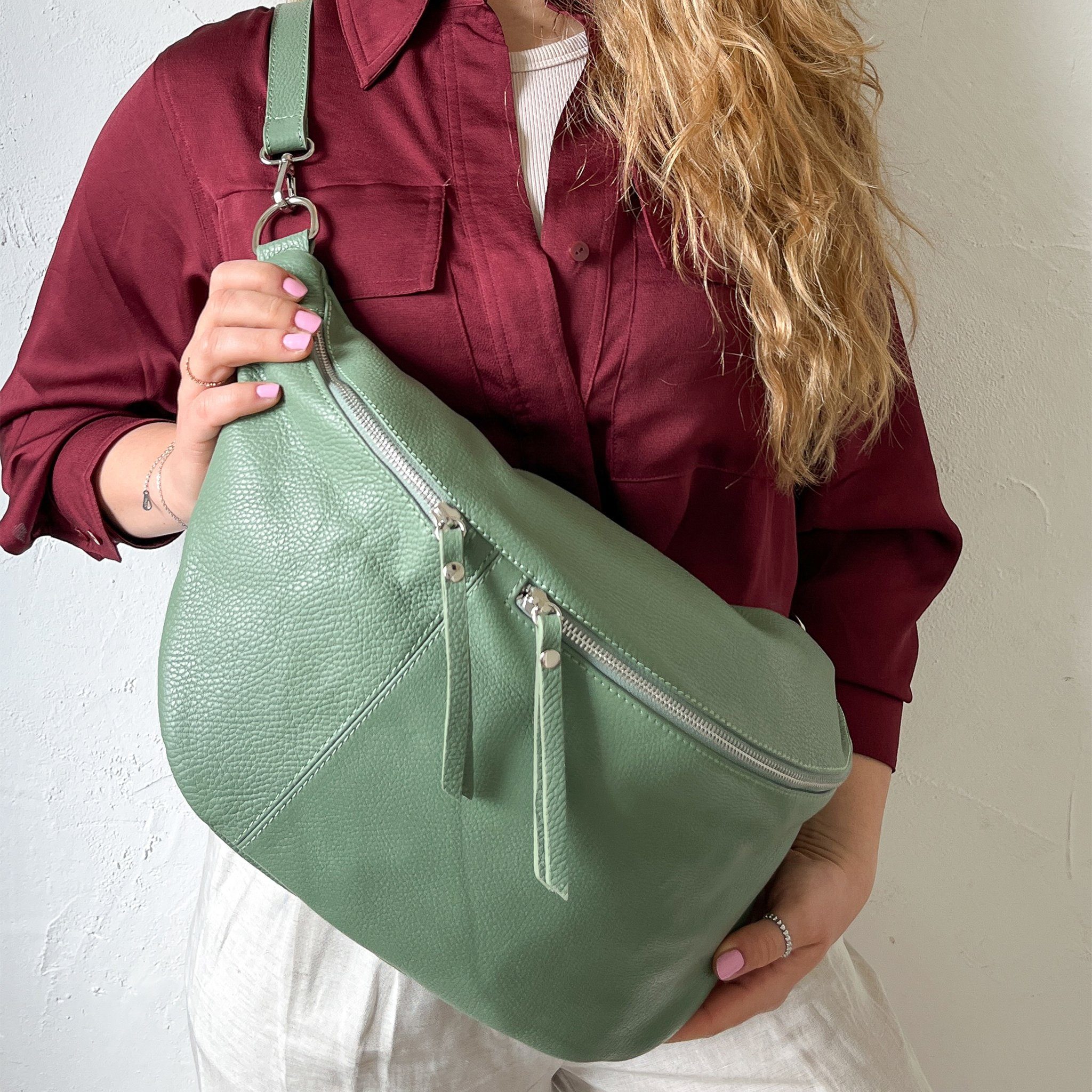 lePelou Bauchtasche CLARA, echt Leder, made in Italy, abnehmbarer Umhängeriemen, silbernes Metall Mint