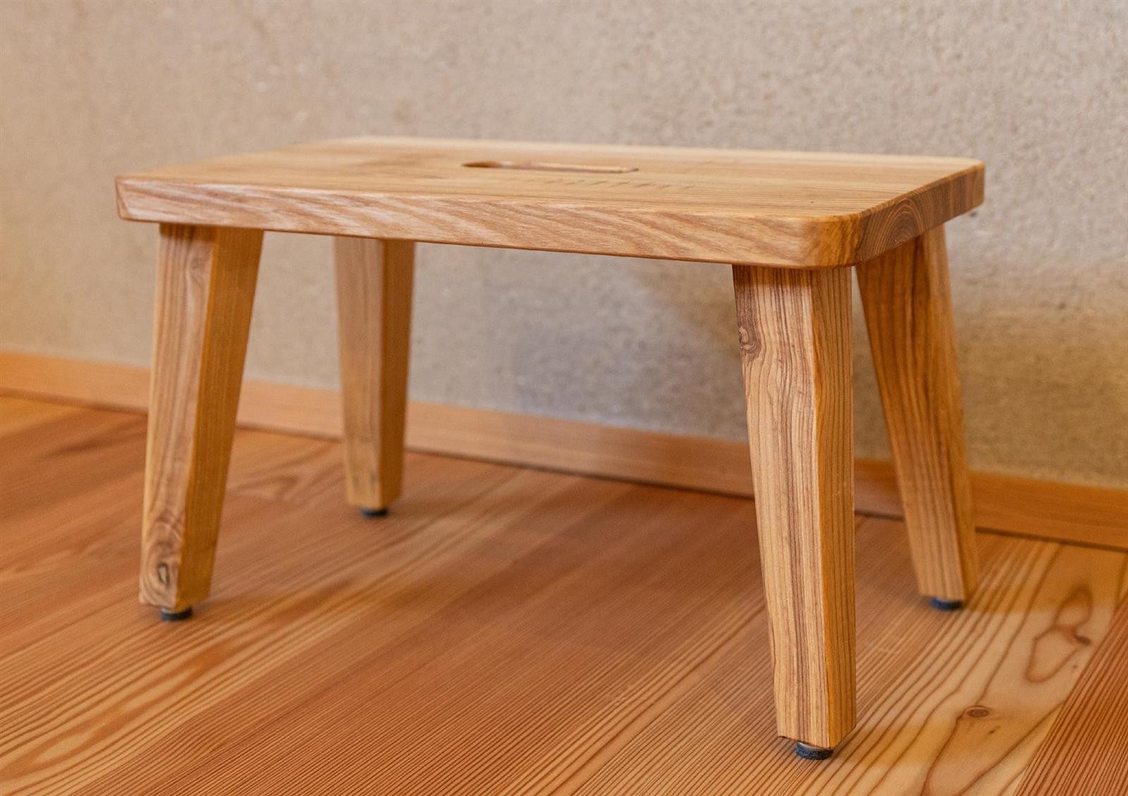 Holz Frank Sitzhocker Handgefertigter Holzschemel aus günstig online kaufen