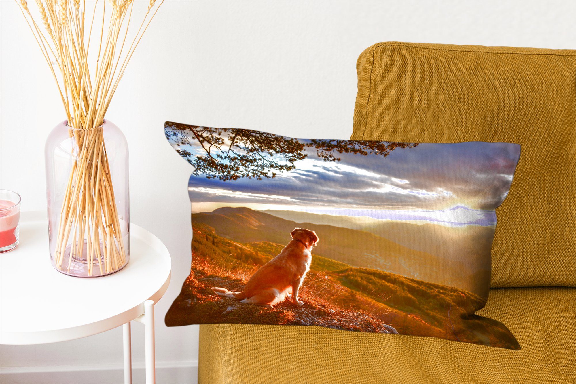 Sonnenuntergang, Füllung, Dekokissen MuchoWow mit Wohzimmer den Retriever Dekoration, Zierkissen, Dekokissen Golden Schlafzimmer Ein beobachtet