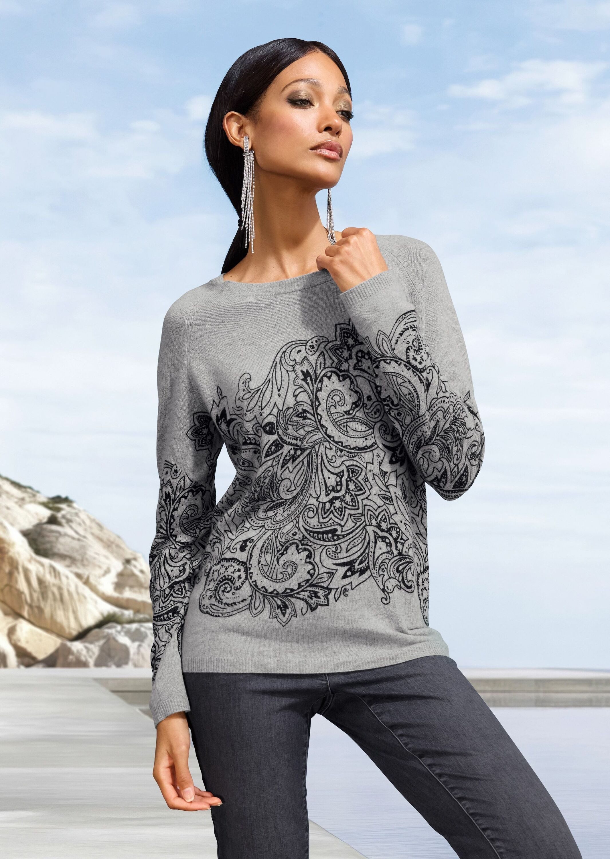 MADELEINE Strickpullover Kaschmirpullover mit einzigartigem Print Langarm Pullover mit Rundhals, Raglanärmel, Rippenbündchen