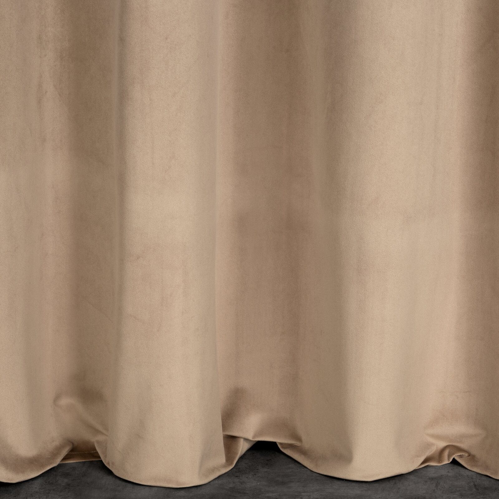 Design91 Vorhang Samtvorhänge 140x270 cm 135x300 cm (1 St), Kräuselband, blickdicht, Samt, Wohnzimmer Tunnelzug