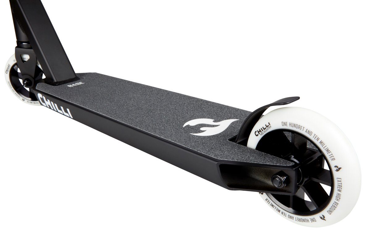 Chilli Pro Scooter Stuntscooter Chilli Pro Base Stunt-scooter H=82cm schwarz / weiß