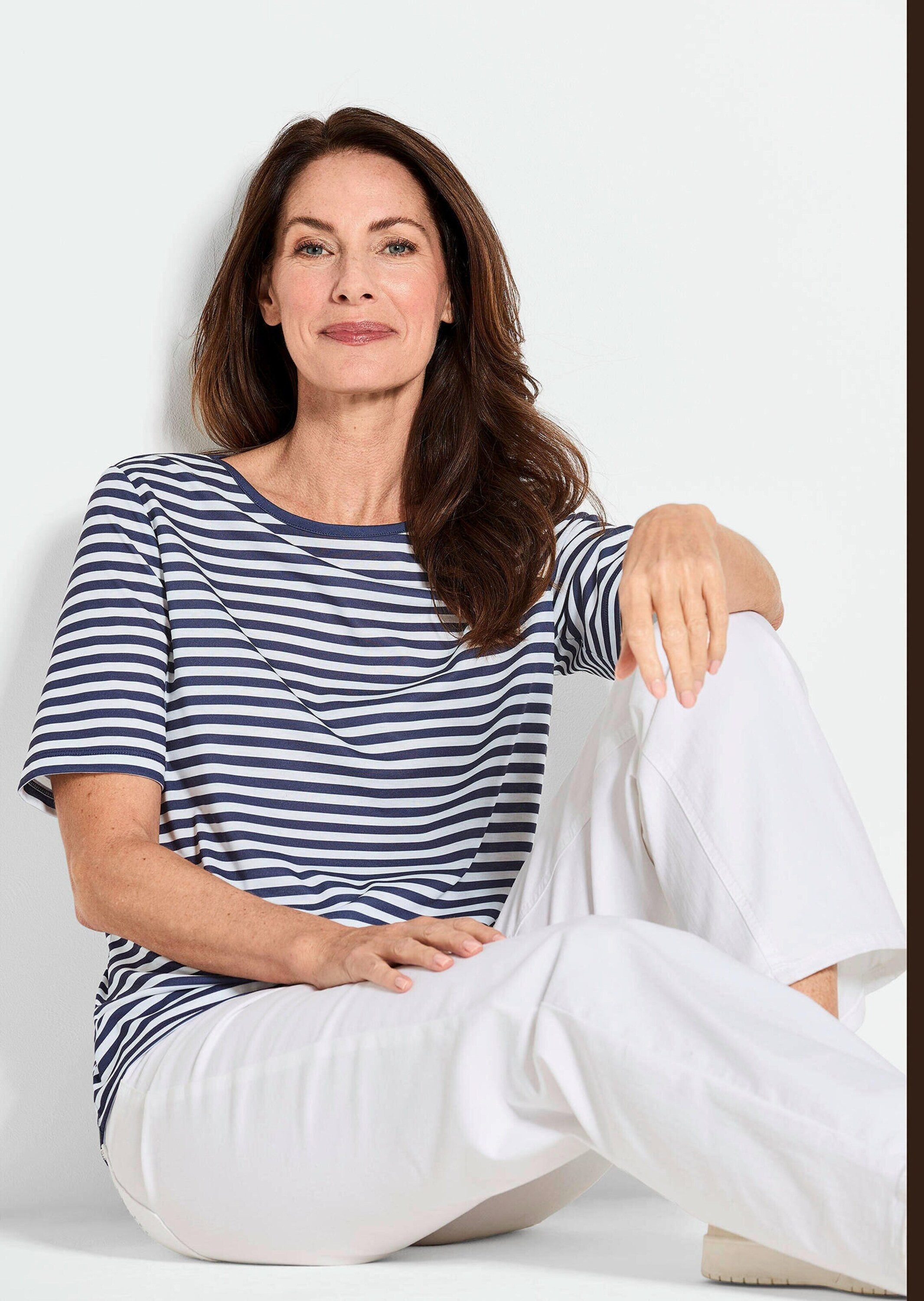 GOLDNER T-Shirt Kurzgröße: Stilvolles Streifenshirt für Damen Basicshirt mit U-Boot-Ausschnitt, Streifenmuster, aus Jersey