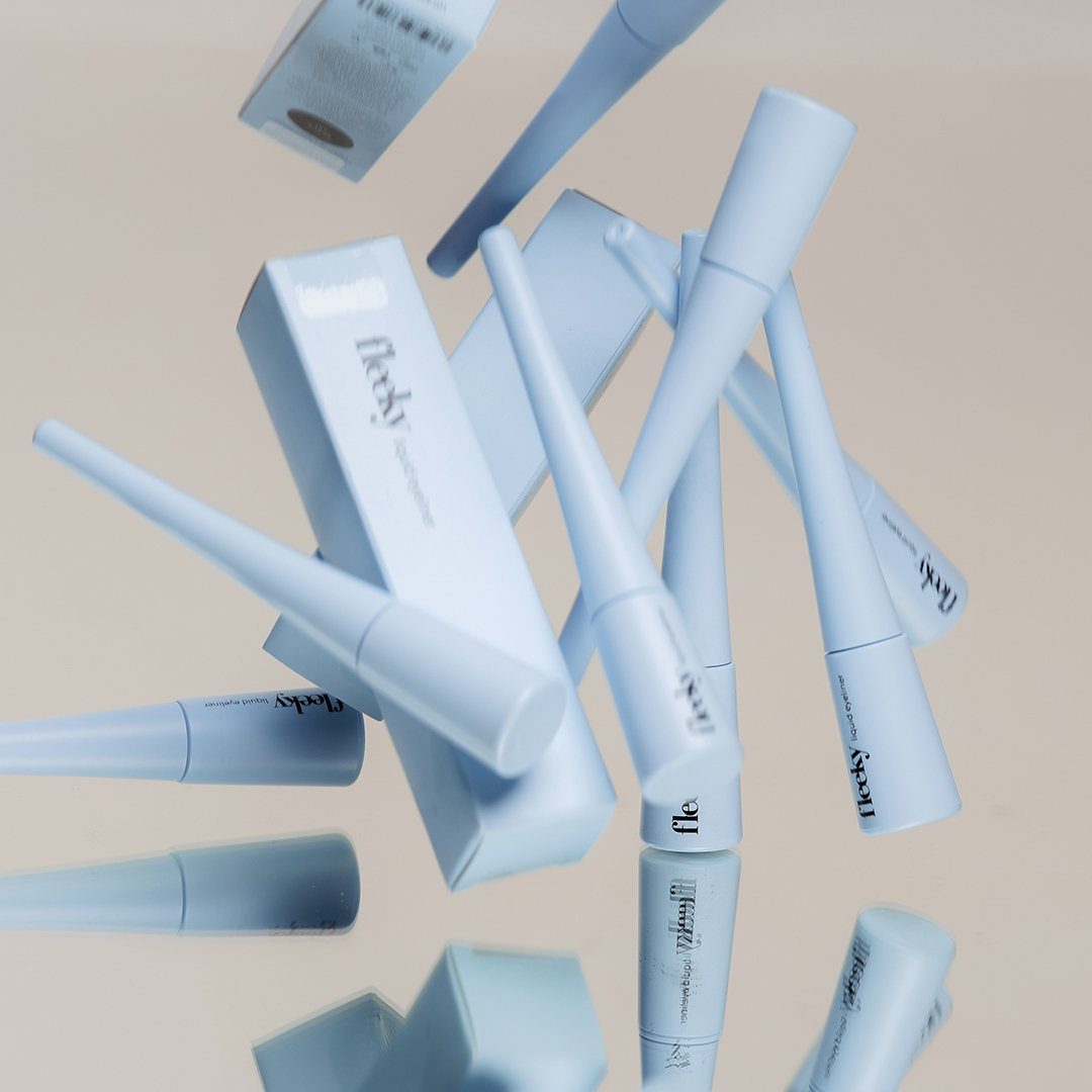 fleeky Eyeliner Liquid Eyeliner für präzisen Lidstrich & Eye Contouring, vegan, langanhaltend, für präzisen Lidstrich & Eye Contouring