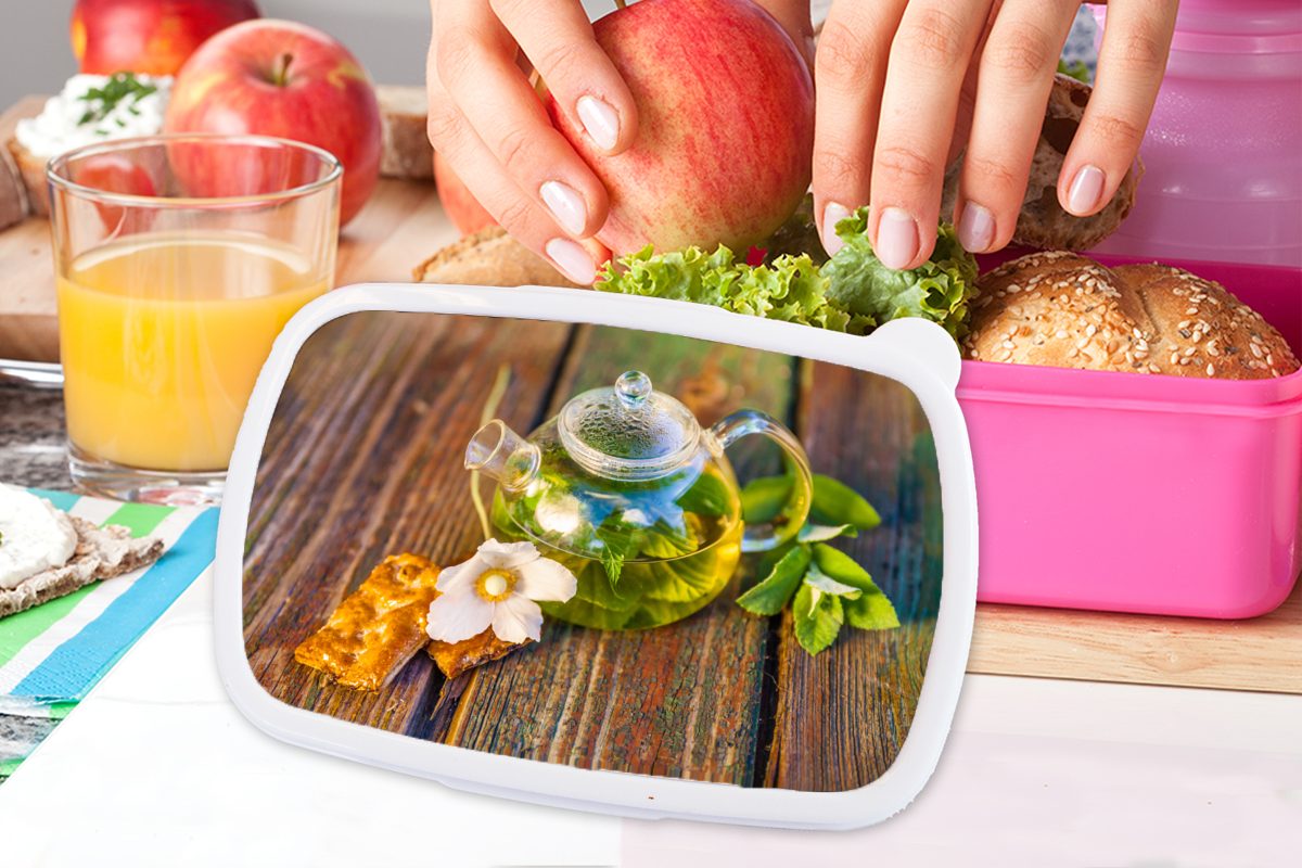 Brotbox rosa Teekanne Kunststoff, Lunchbox auf Kunststoff Erwachsene, Holztisch, für einem (2-tlg), Gläserne MuchoWow Kinder, Brotdose Mädchen, Snackbox,