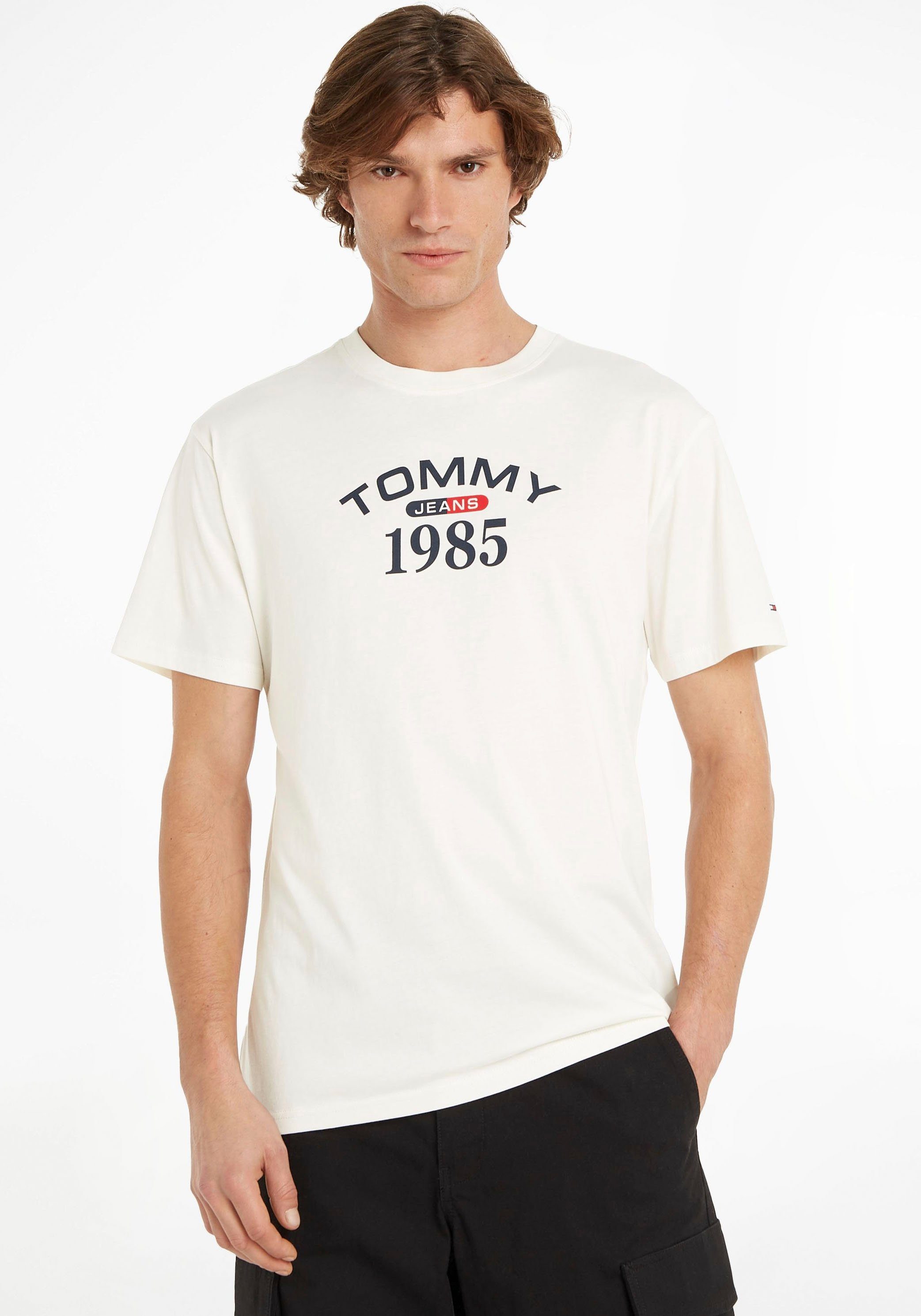 Tommy Jeans T-Shirt TJM CLSC 1985 RWB CURVED TEE Ancient White