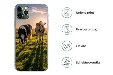 MuchoWow Handyhülle Kühe - Sonne - Gras - Tiere - Bauernhof, Handyhülle Apple iPhone 11 Pro Max, Smartphone-Bumper, Print, Handy