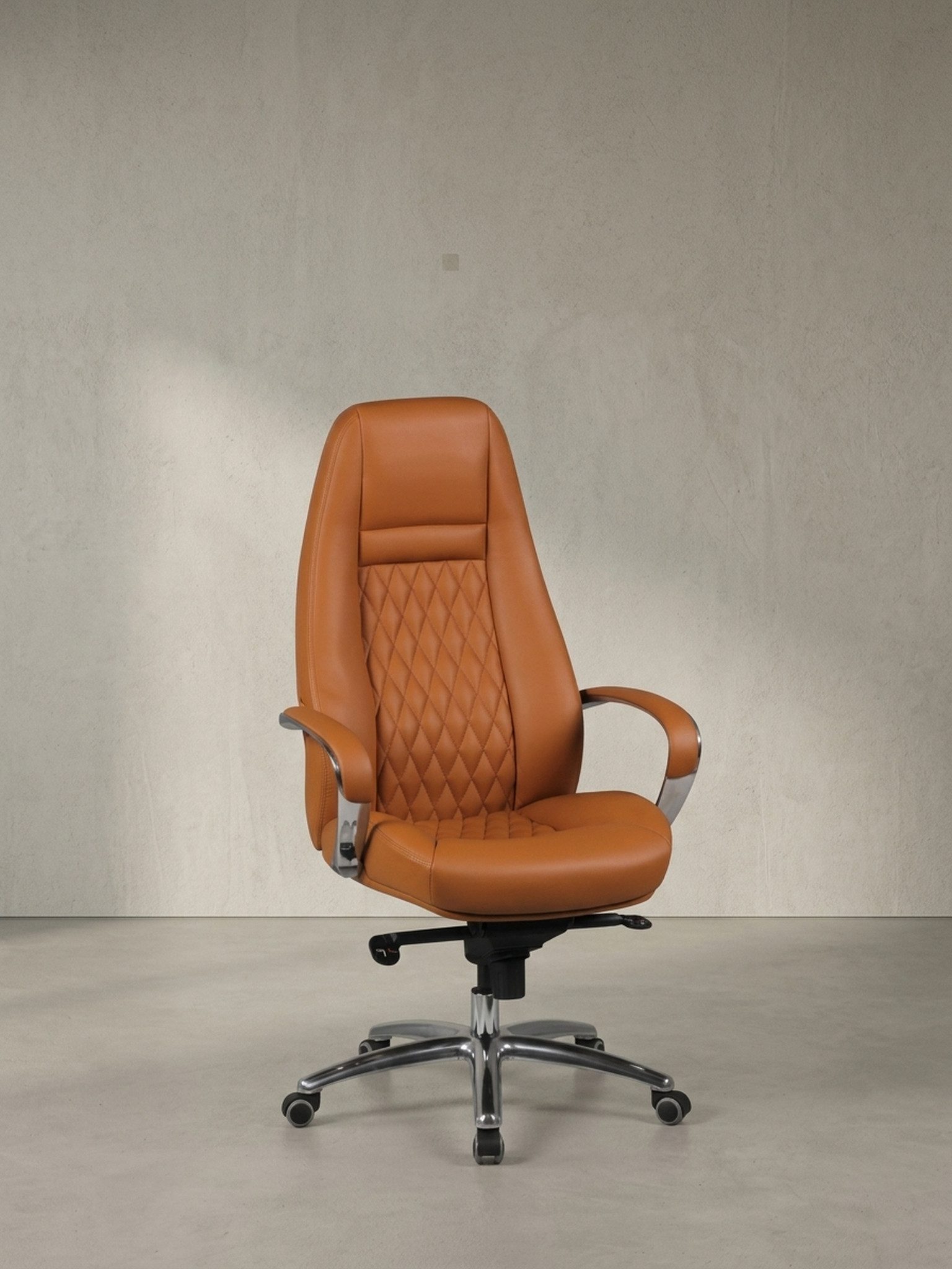 KADIMA DESIGN Chefsessel Premium-Bürostuhl MADRID - Echtleder für bequemes Arbeiten (Armlehnen, Wippmechanik, Multiblock-Mechanik)