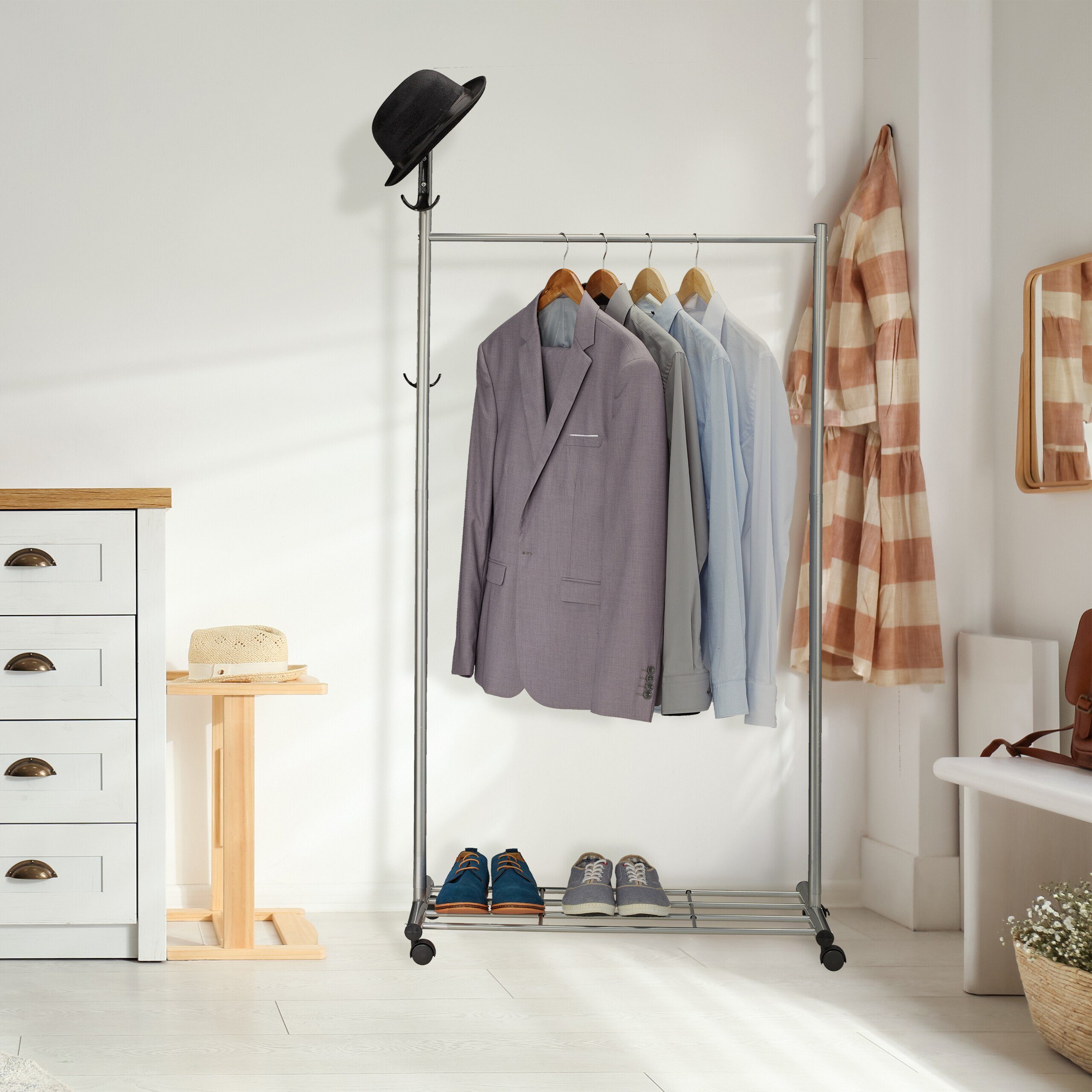 relaxdays Garderobenständer Silberne Garderobe mit Rollen