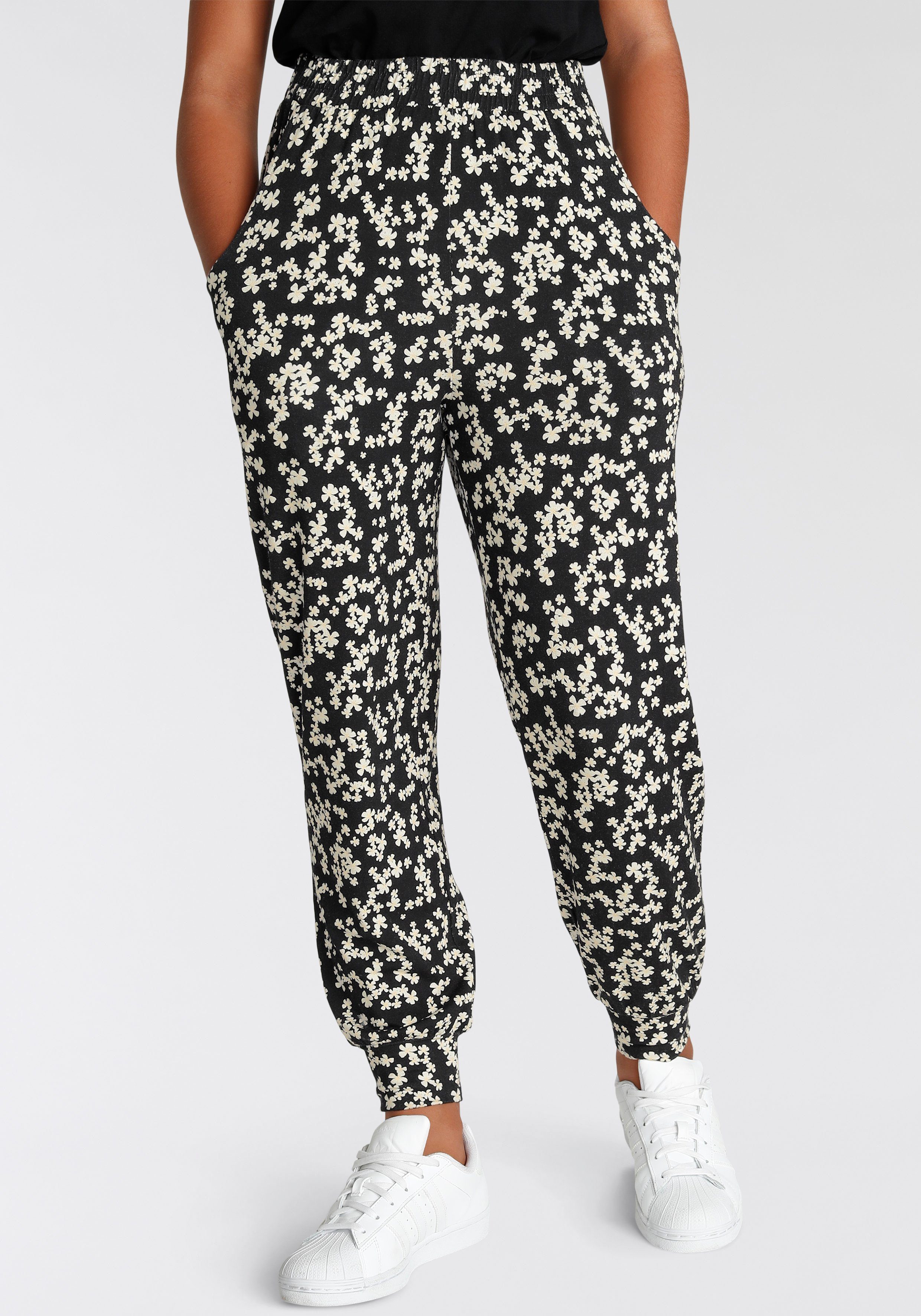 KIDSWORLD Haremshose Viskosehose allover gemustert mit Blumen bedruckt