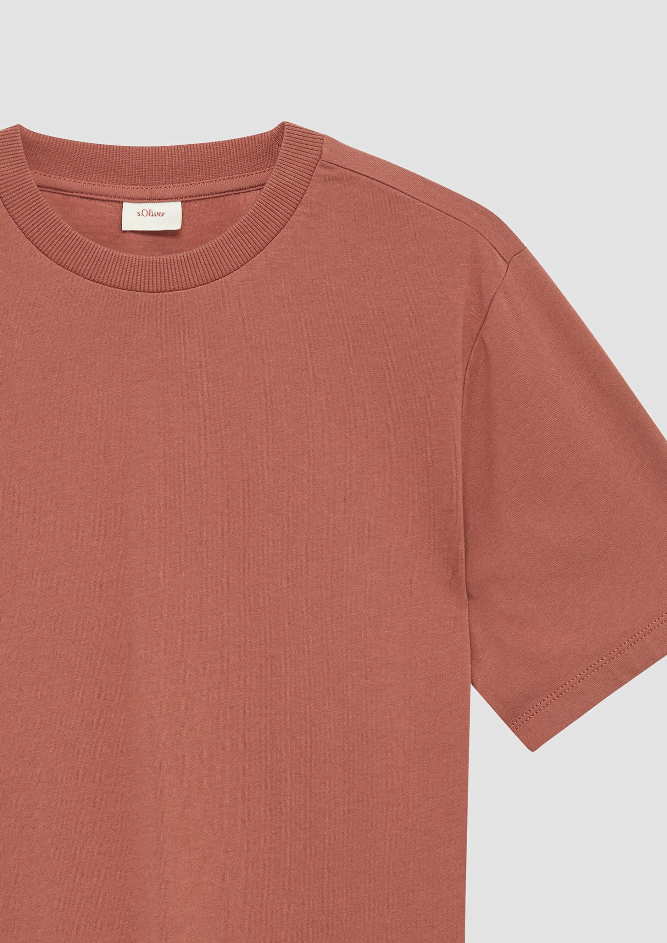 s.Oliver Kurzarmshirt T-Shirt T-Shirt mit Rückenprint und überschnittenen Schultern