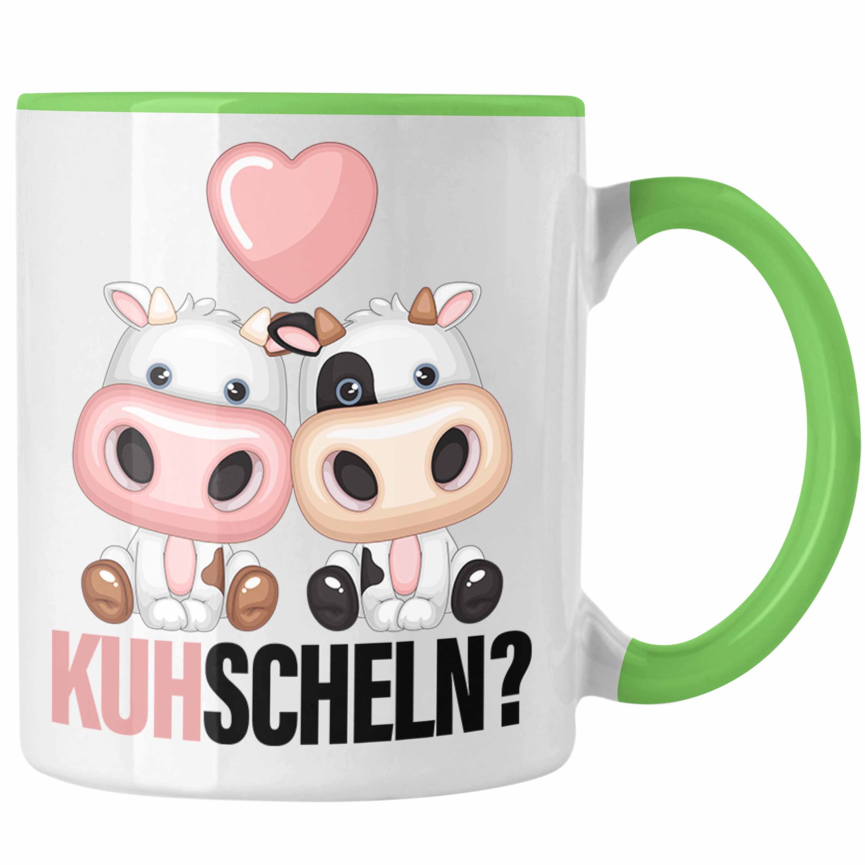 Trendation Tasse Kuhscheln Tasse Geschenk Kuh Tierliebhaber Geschenkidee Freundin Kusch Grün