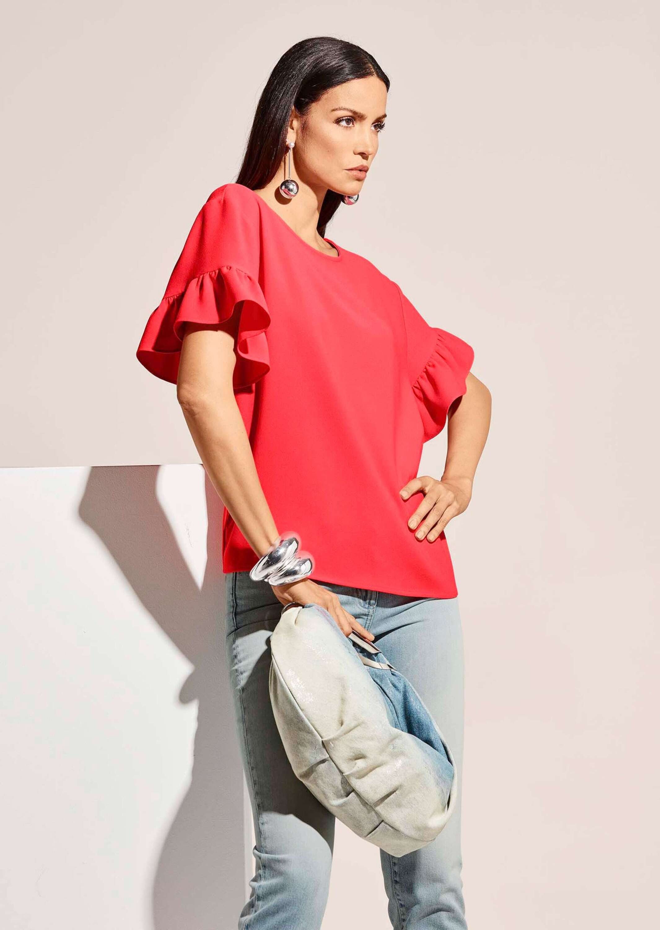 MADELEINE Kurzarmbluse Oversized-Bluse mit Volants, Kurzarm Uni-Design, runder Ausschnitt, Knopfverschluss hinten