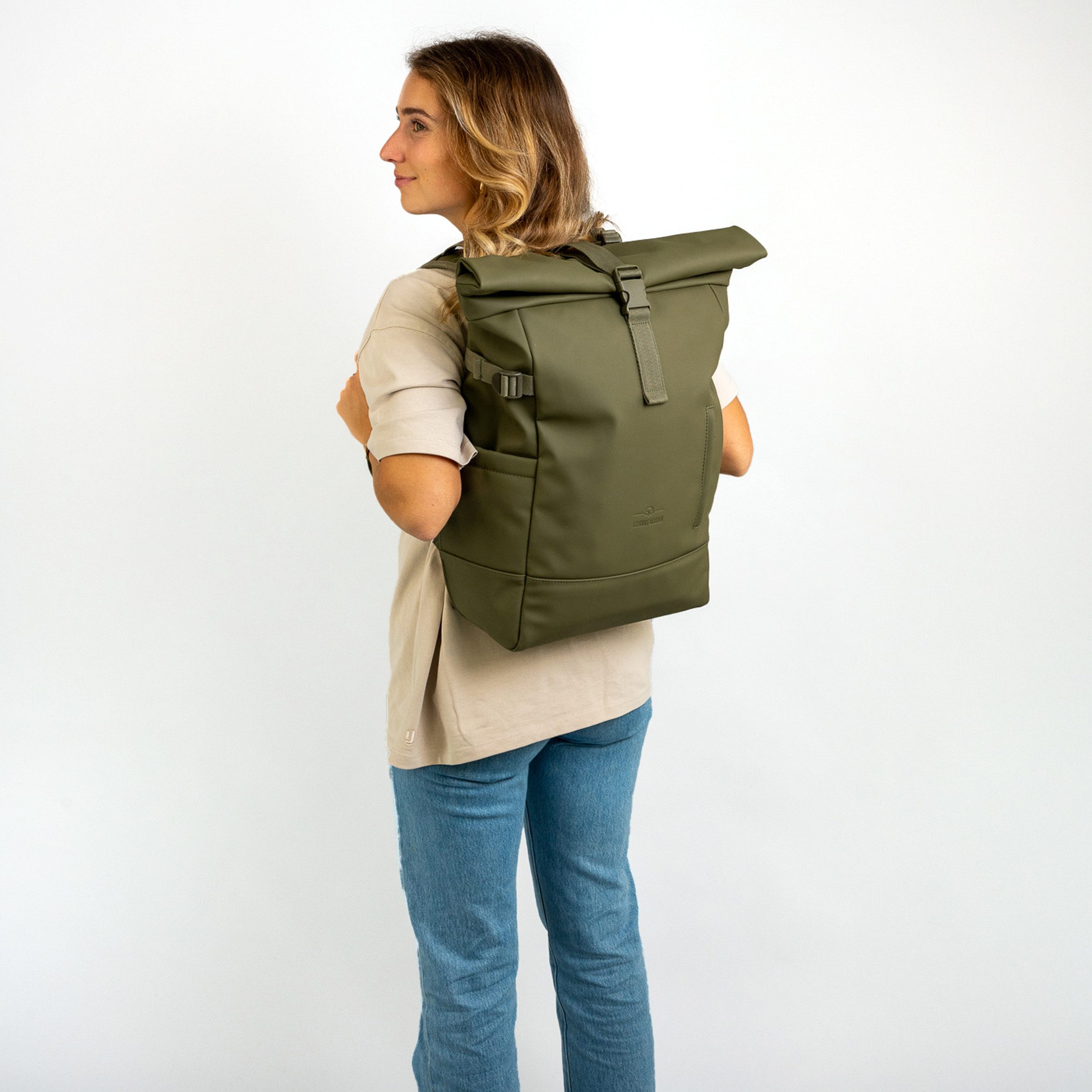 Johnny Urban Cityrucksack Harvey Large, Rolltop Damen Herren, Laptop Fach (1-tlg), Wasserabweisend