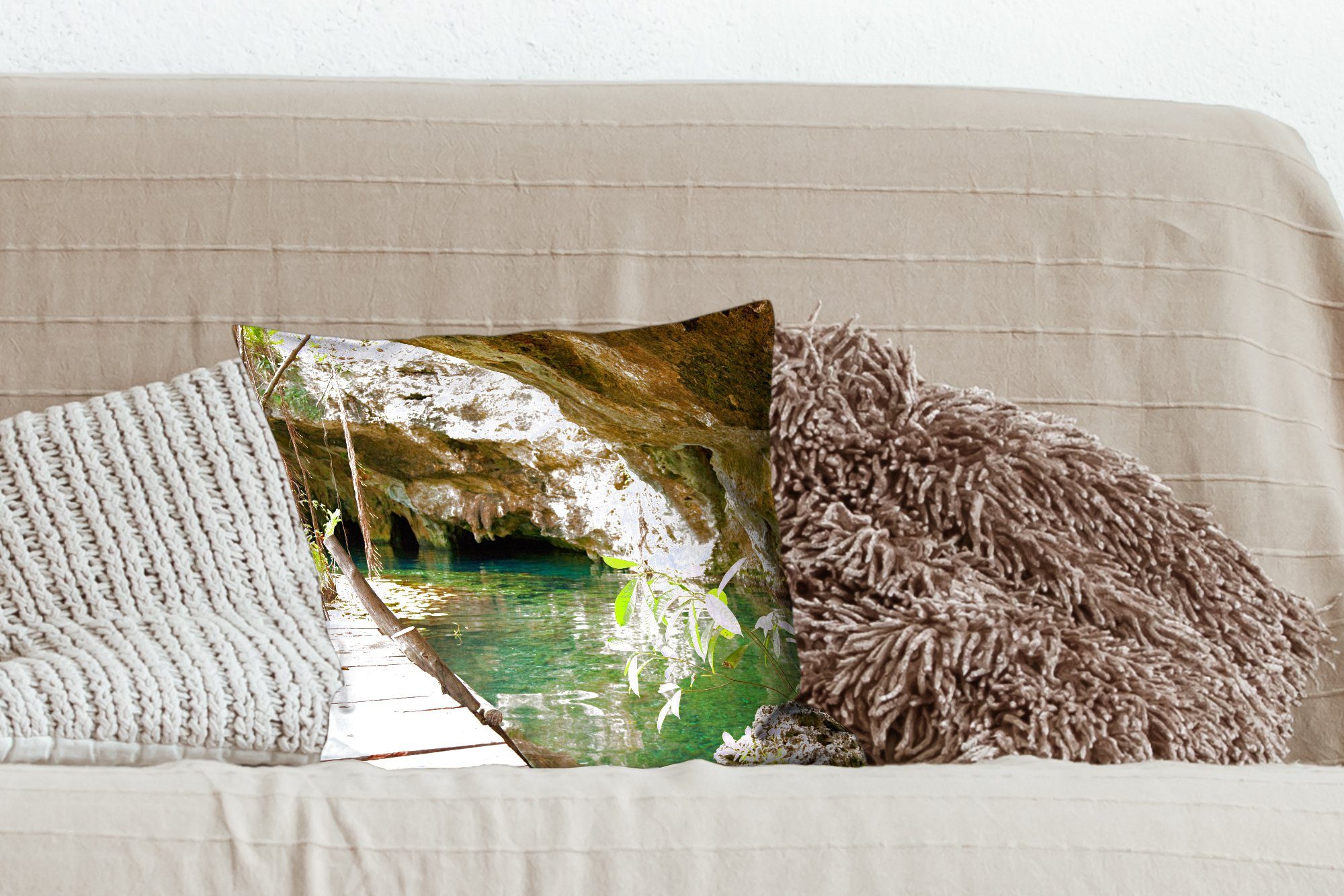 Quintana See Roo Zierkissen mit für Wohzimmer, MuchoWow von Sofakissen inmitten Schlafzimmer, Mexiko, von Deko, Füllung in in Dekokissen der Nähe Höhlen
