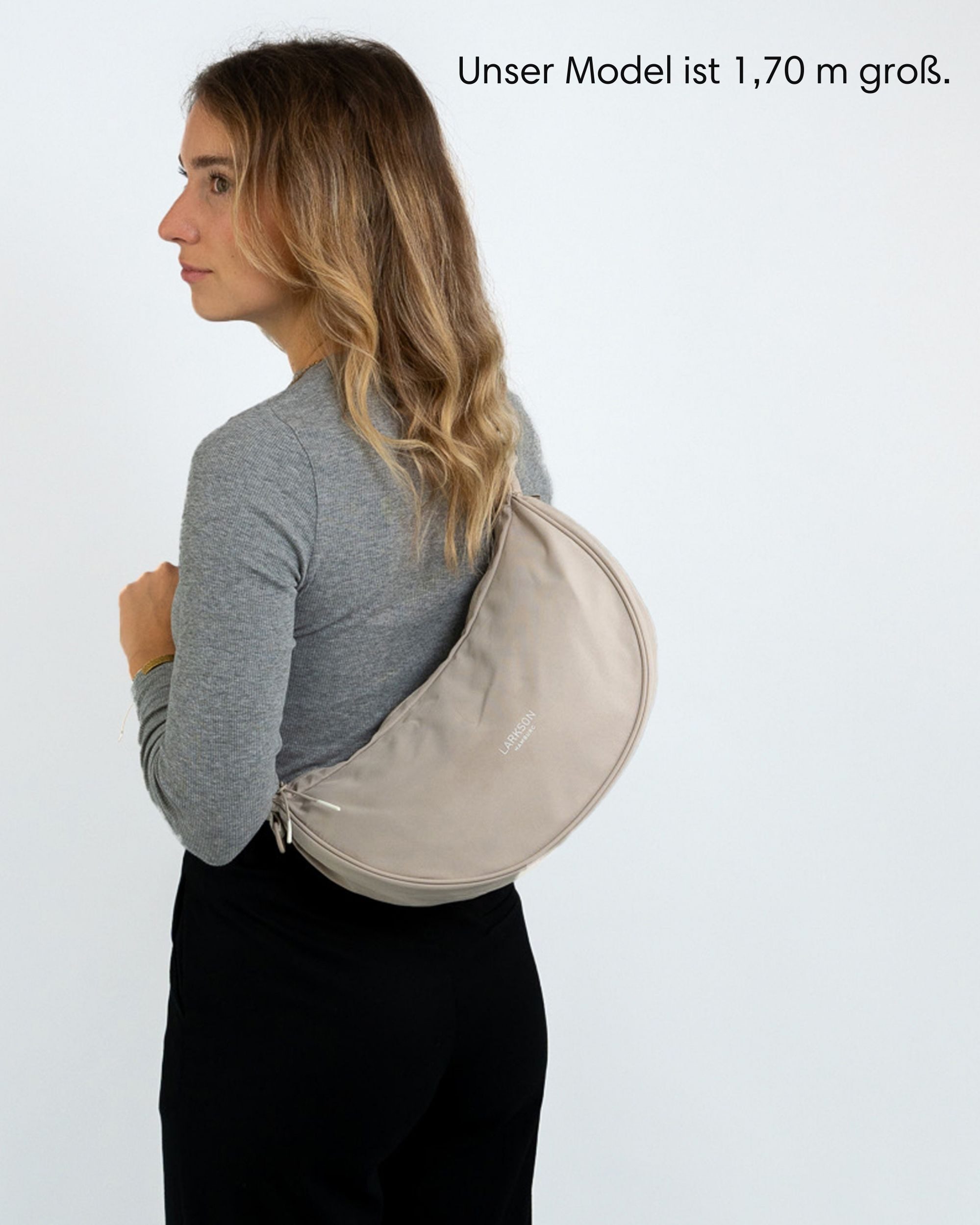 LARKSON Umhängetasche Solveig Medium Halbmondtasche für Damen und Herren, Stylische Crossbody Bag in Halbmond Form – Bild 2 von 5