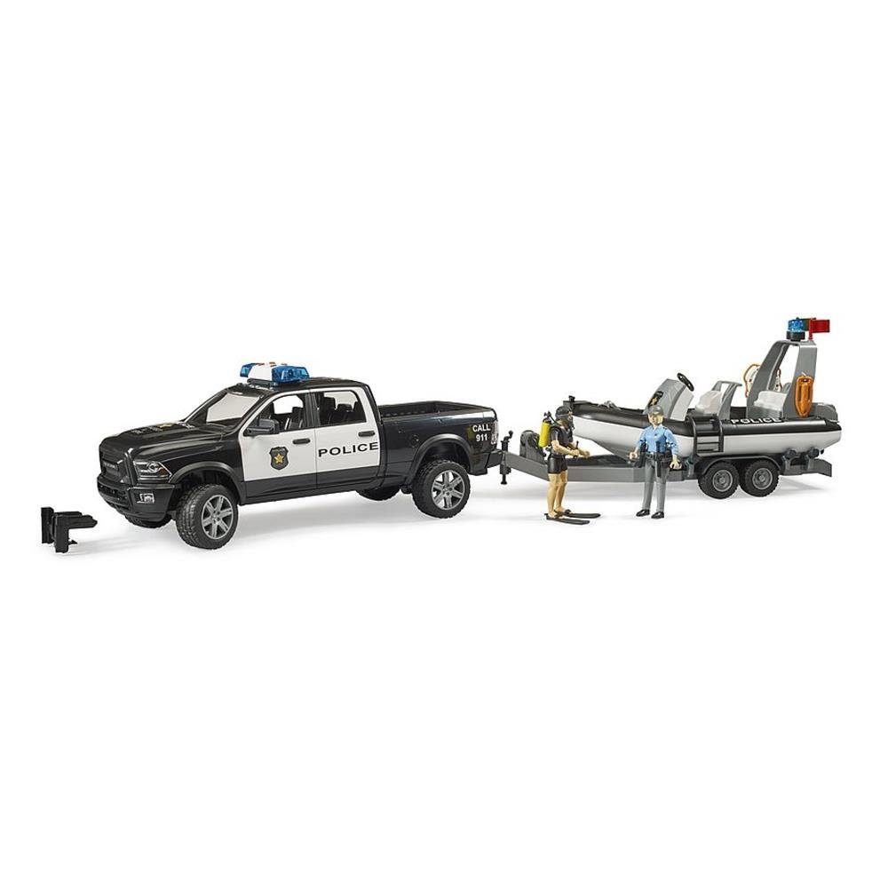 Bruder® Spielzeug-Polizei RAM 2500 Polizei Pickup 2507, (Set, 5-tlg., mit Boot 2 Spielfiguren Anhänger), Licht Sound, Wasserspielzeug, ab 4 Jahren | Modellautos