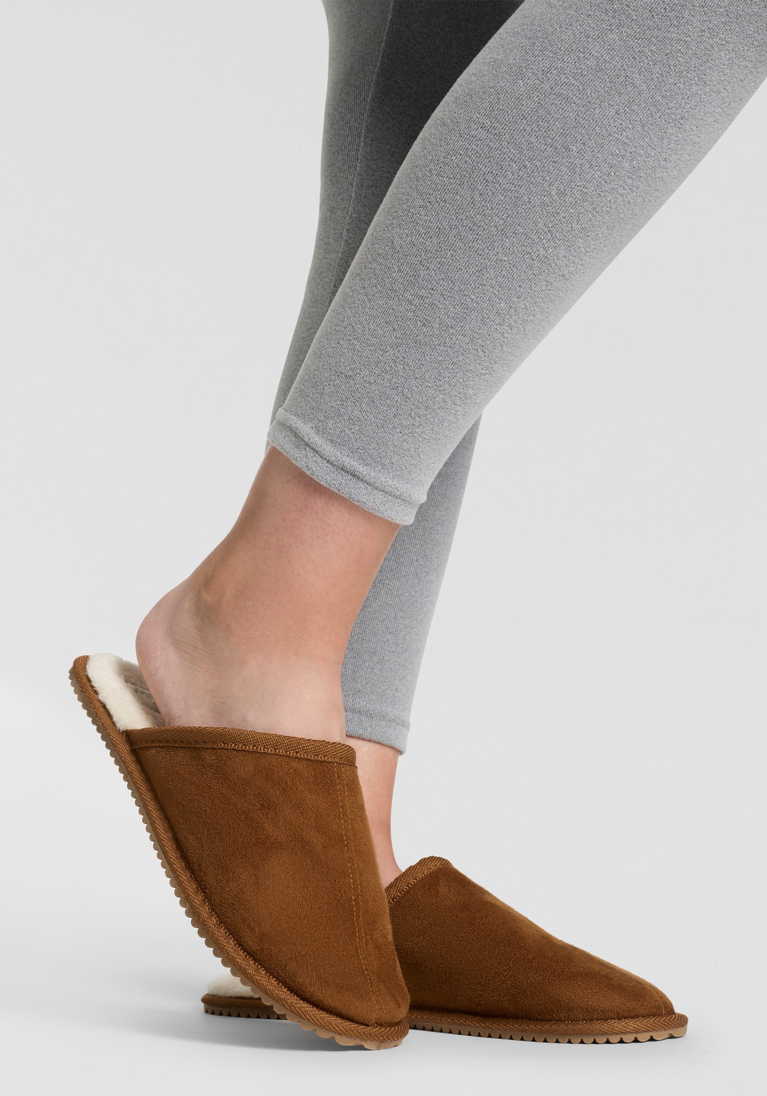 XQ Footwear Pantoffel (2-tlg) aus Wildlederimitat mit Gummisohle