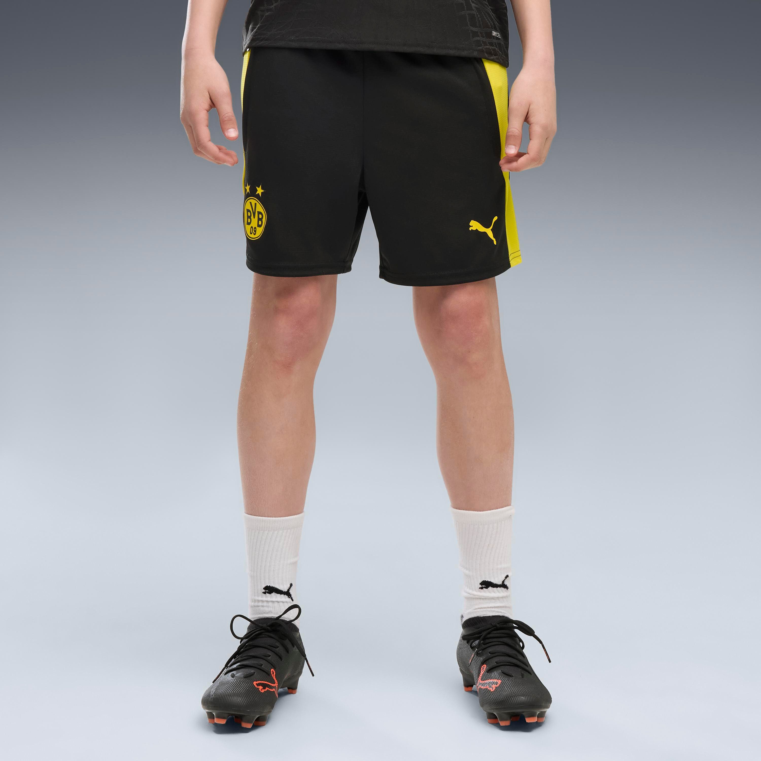 PUMA Trainingsshorts BVB TRAINING SHORTS WPOCKETS JR Regular Fit, sportlicher Stil, aus Polyester, mit Taschen