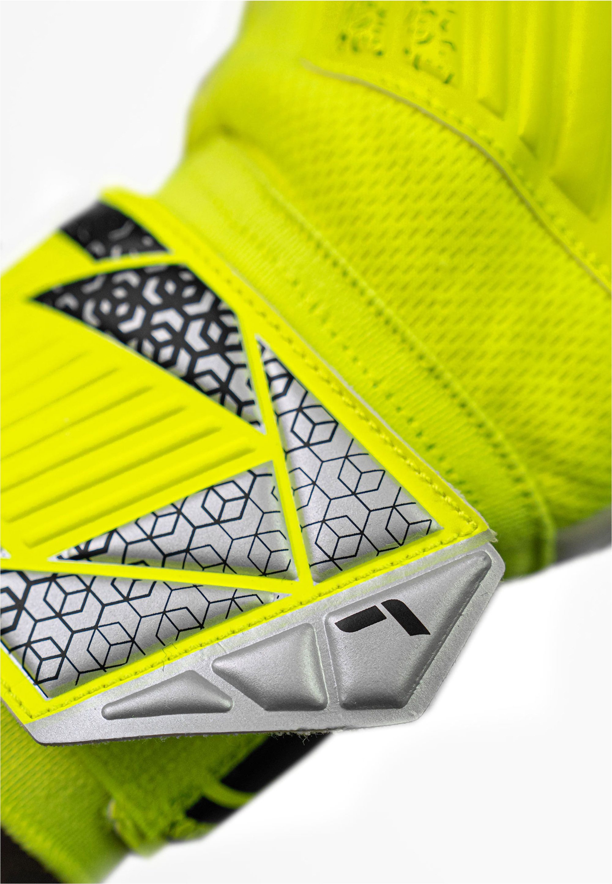 Reusch Torwarthandschuhe Attrakt Grip mit Negative Cut