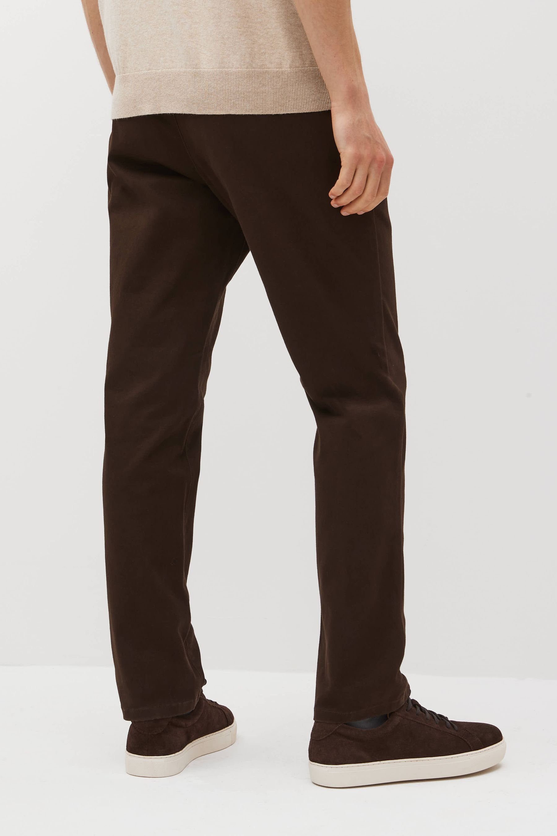 Slim Chocolate mit Stretch Chinohose Fit Brown Chinohose (1-tlg) Next